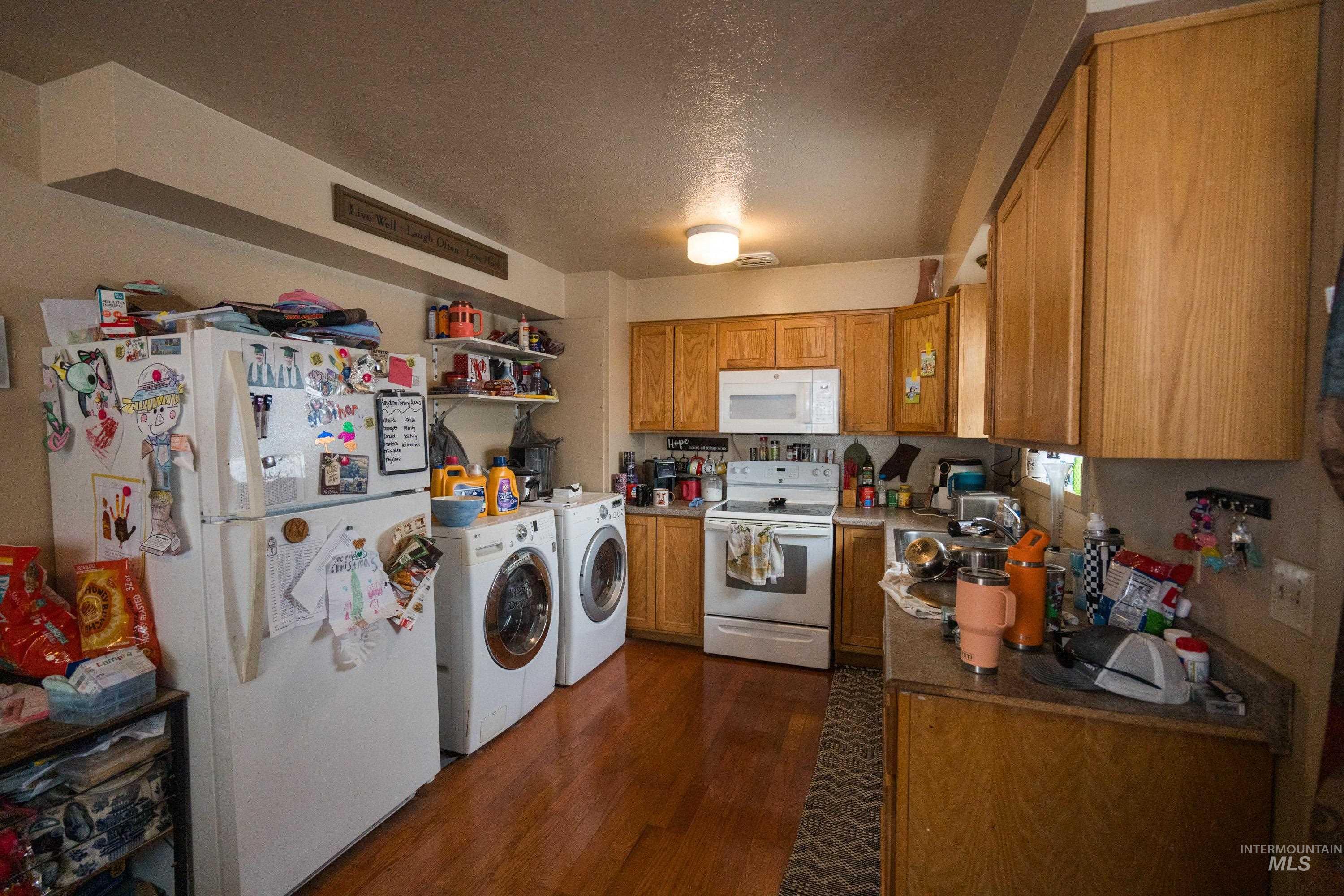 1715 Almo Ave, Burley, Idaho 83318, 2 Bedrooms, 1 Bathroom, Residential Income For Sale, Price $355,000,MLS 98973458