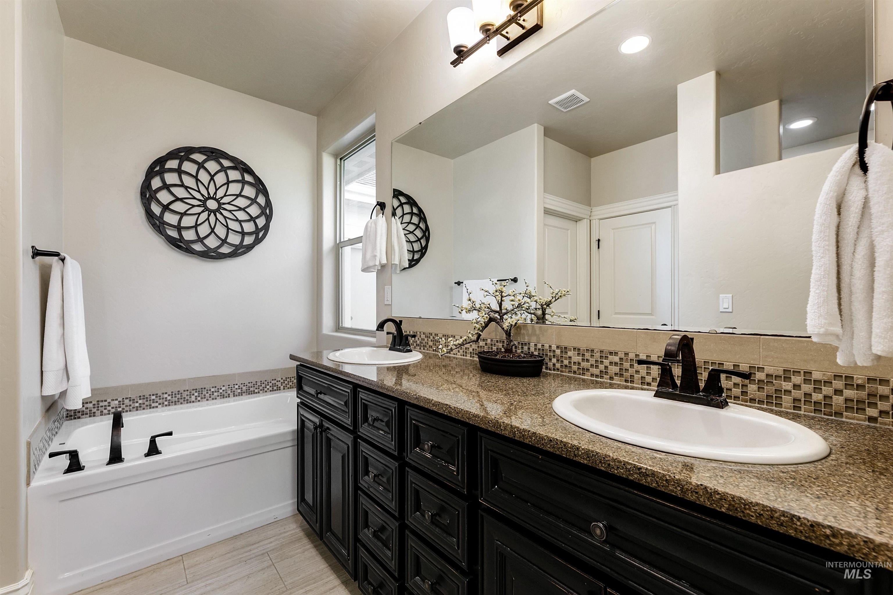 3048 W San Remo St., Meridian, Idaho 83646, 4 Bedrooms, 3.5 Bathrooms, Residential For Sale, Price $799,000,MLS 98973462