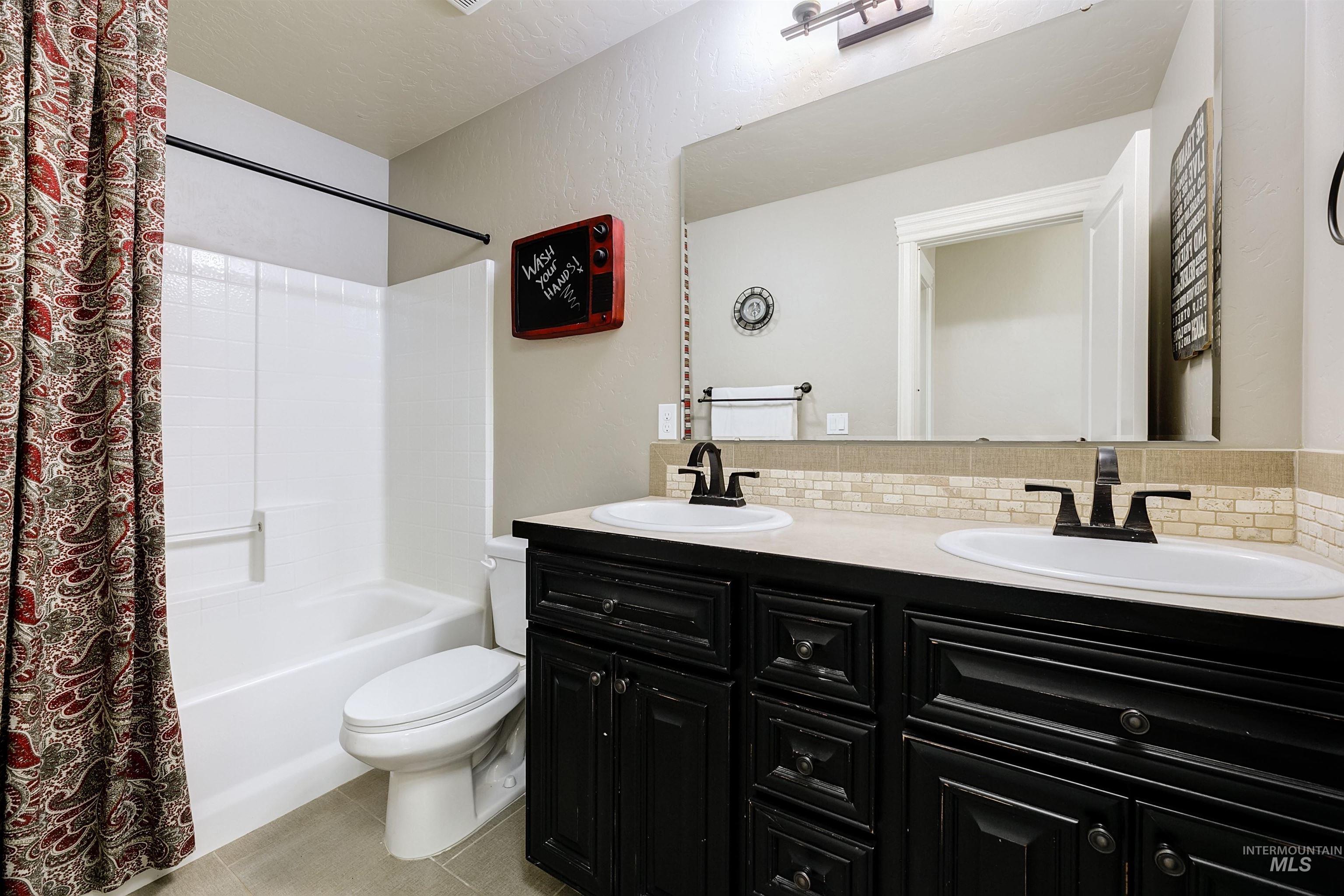 3048 W San Remo St., Meridian, Idaho 83646, 4 Bedrooms, 3.5 Bathrooms, Residential For Sale, Price $799,000,MLS 98973462