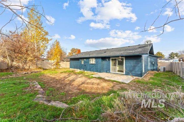 2481 W Rebecca Way, Meridian, Idaho 83646, 3 Bedrooms, 2 Bathrooms, Rental For Rent, Price $2,100,MLS 98973464