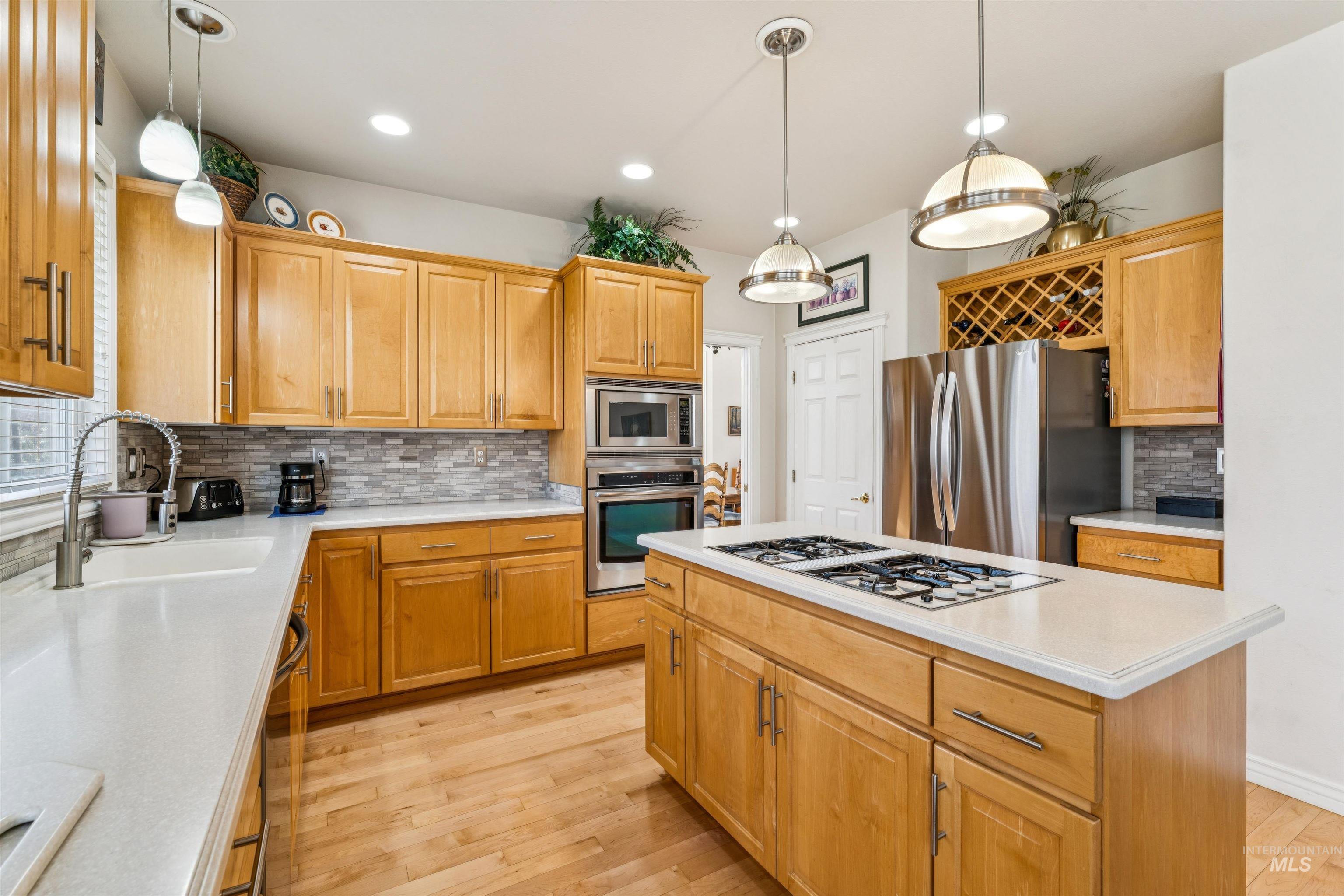 1506 S Willow Lake Place, Eagle, Idaho 83616, 5 Bedrooms, 3 Bathrooms, Residential For Sale, Price $852,500,MLS 98973465