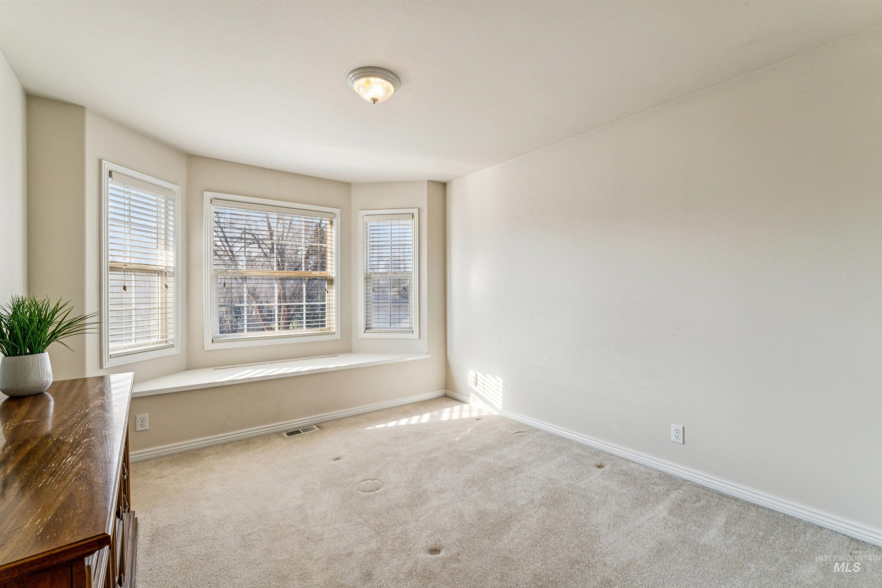 1506 S Willow Lake Place, Eagle, Idaho 83616, 5 Bedrooms, 3 Bathrooms, Residential For Sale, Price $852,500,MLS 98973465