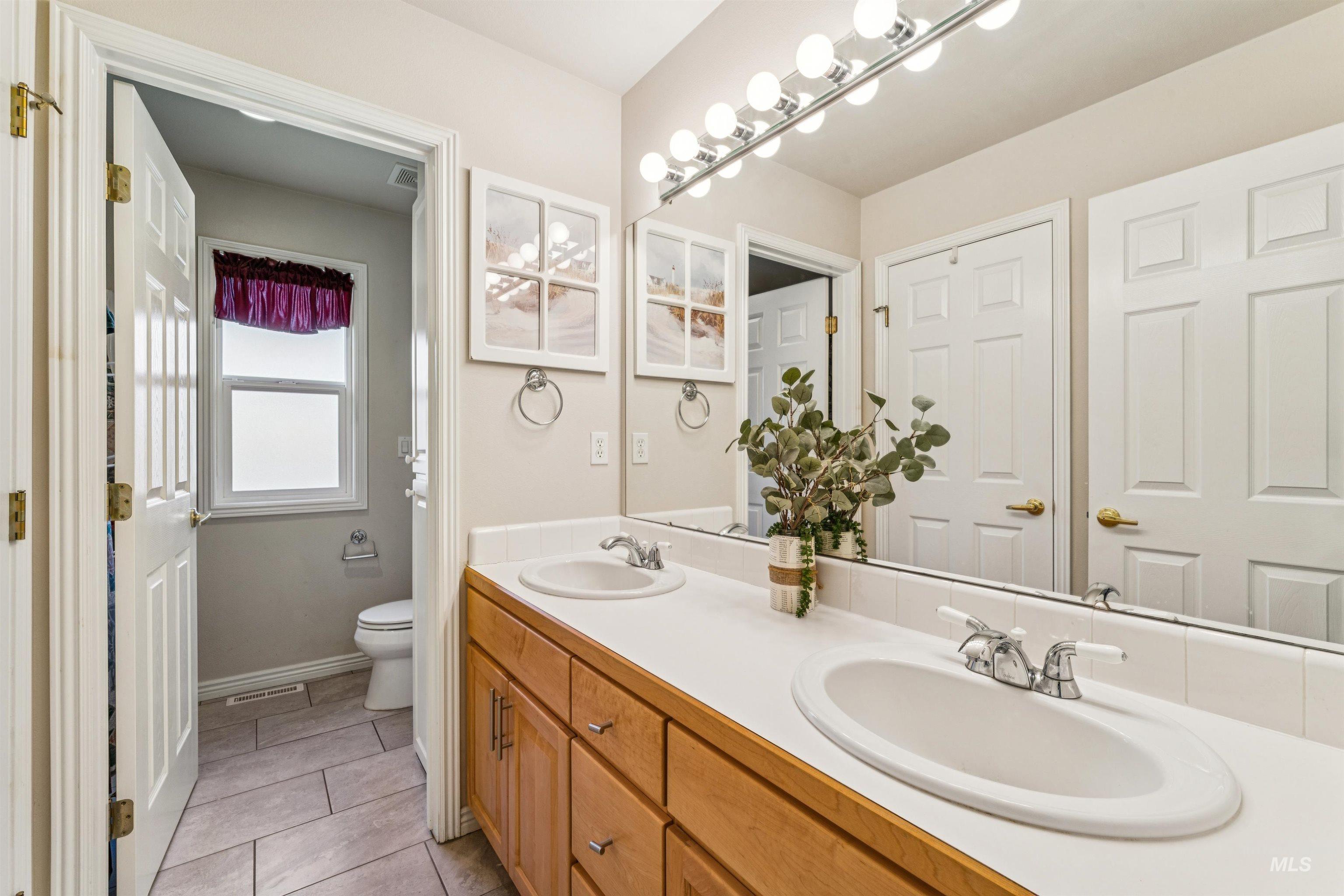 1506 S Willow Lake Place, Eagle, Idaho 83616, 5 Bedrooms, 3 Bathrooms, Residential For Sale, Price $852,500,MLS 98973465