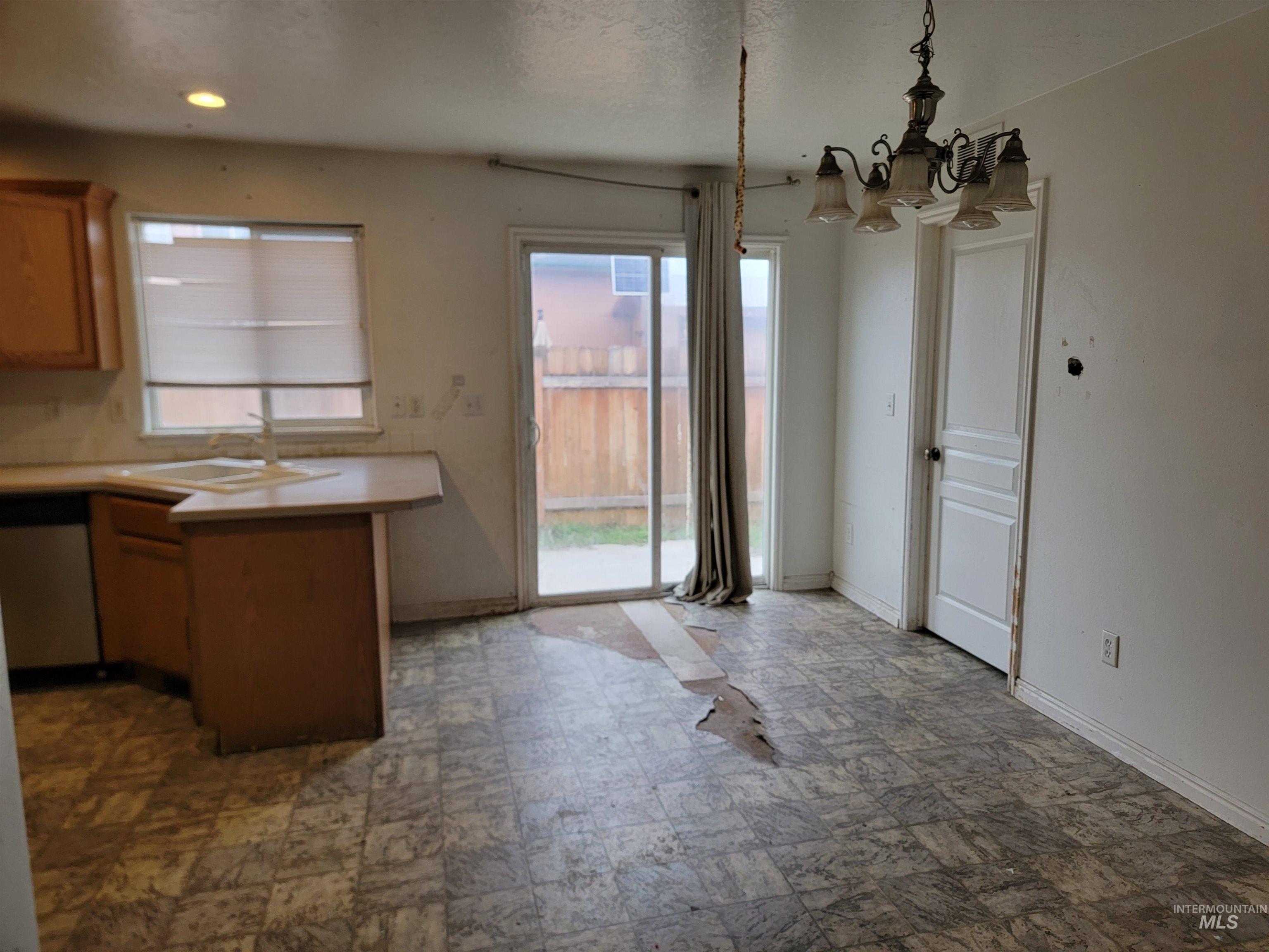 1324 -1328 N Flamingo Ct, Nampa, Idaho 83651-2037, 3 Bedrooms, 2 Bathrooms, Residential Income For Sale, Price $349,000,MLS 98973467