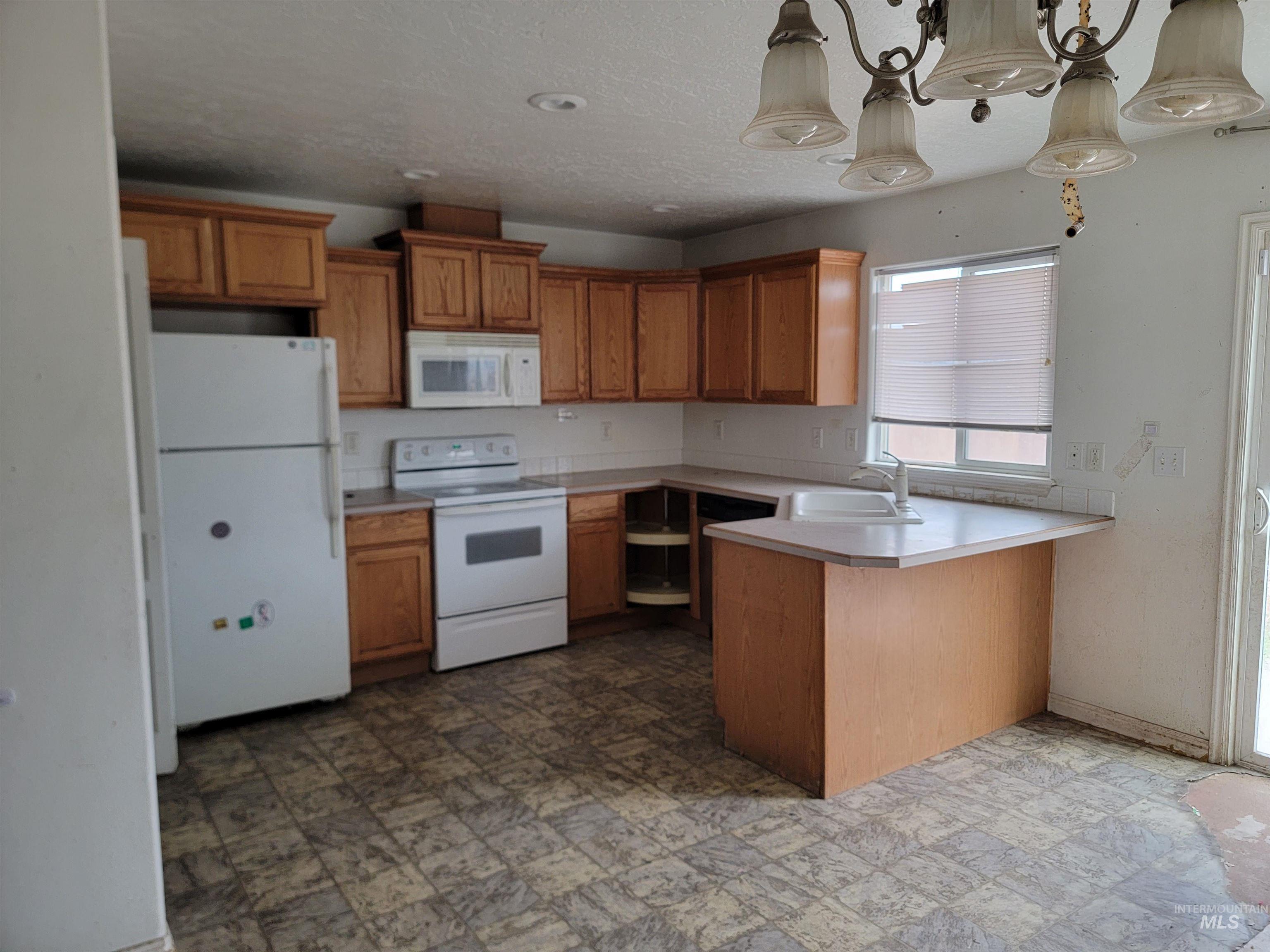 1324 -1328 N Flamingo Ct, Nampa, Idaho 83651-2037, 3 Bedrooms, 2 Bathrooms, Residential Income For Sale, Price $349,000,MLS 98973467