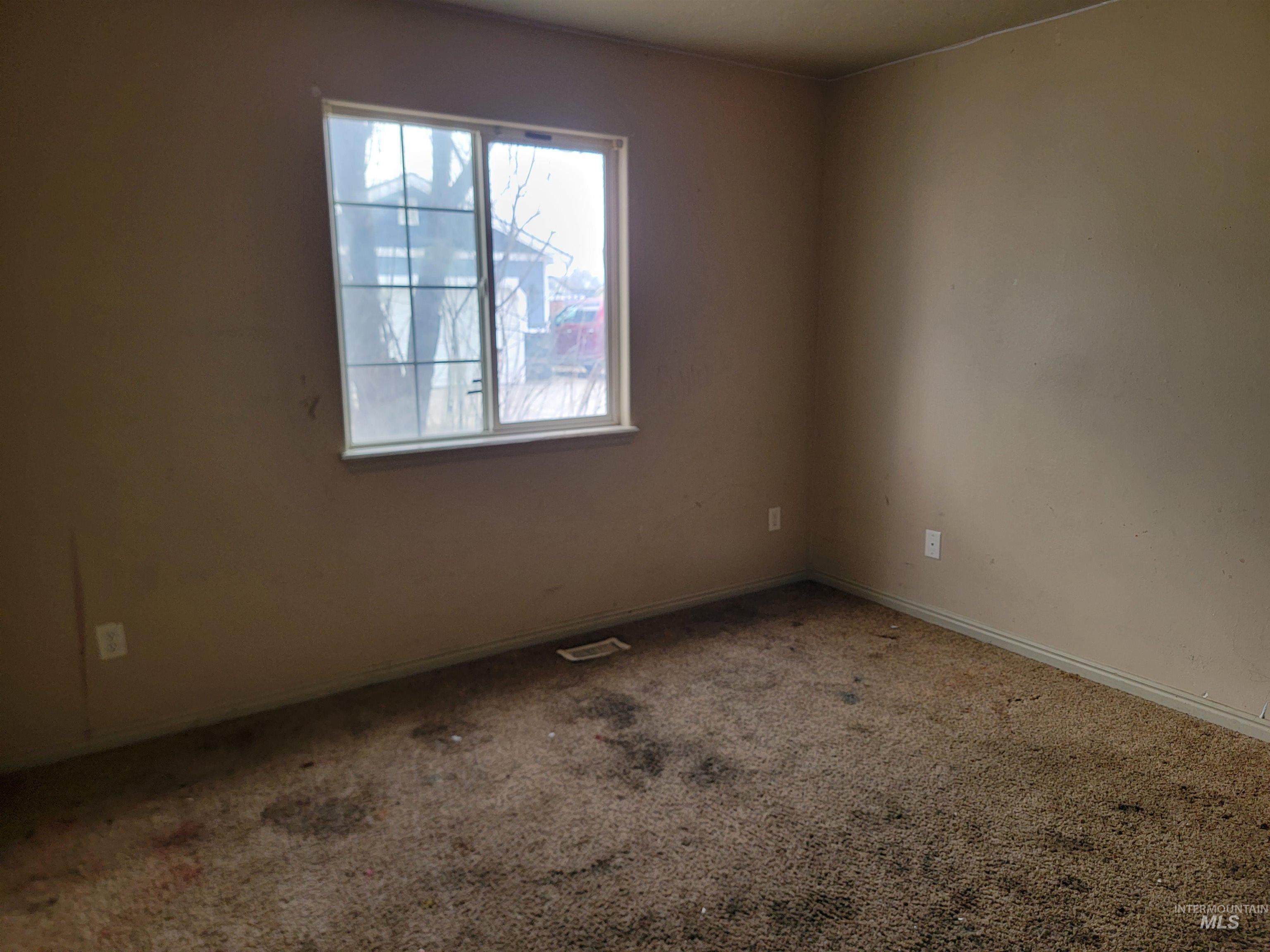 1324 -1328 N Flamingo Ct, Nampa, Idaho 83651-2037, 3 Bedrooms, 2 Bathrooms, Residential Income For Sale, Price $349,000,MLS 98973467