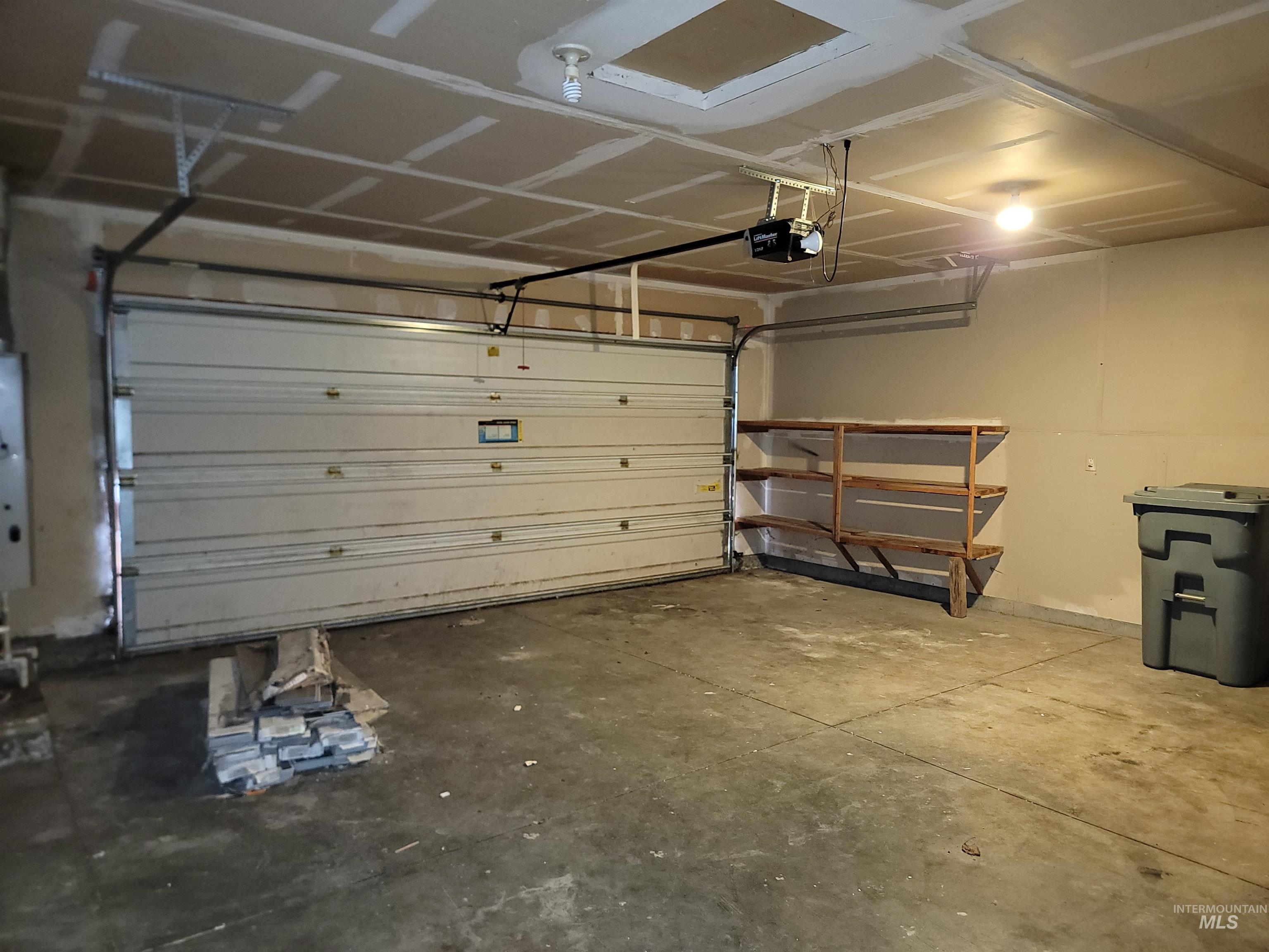 1324 -1328 N Flamingo Ct, Nampa, Idaho 83651-2037, 3 Bedrooms, 2 Bathrooms, Residential Income For Sale, Price $349,000,MLS 98973467