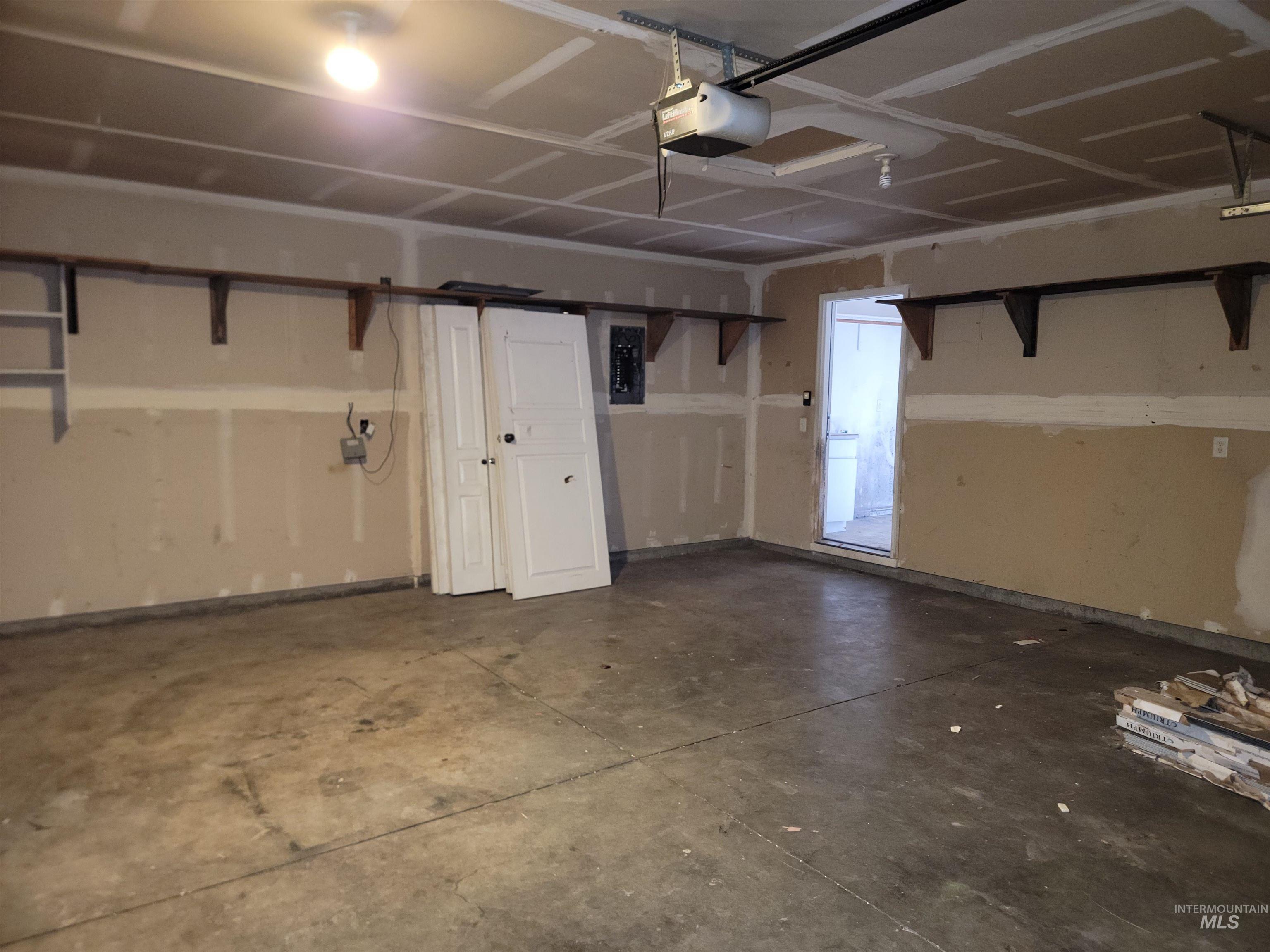 1324 -1328 N Flamingo Ct, Nampa, Idaho 83651-2037, 3 Bedrooms, 2 Bathrooms, Residential Income For Sale, Price $349,000,MLS 98973467