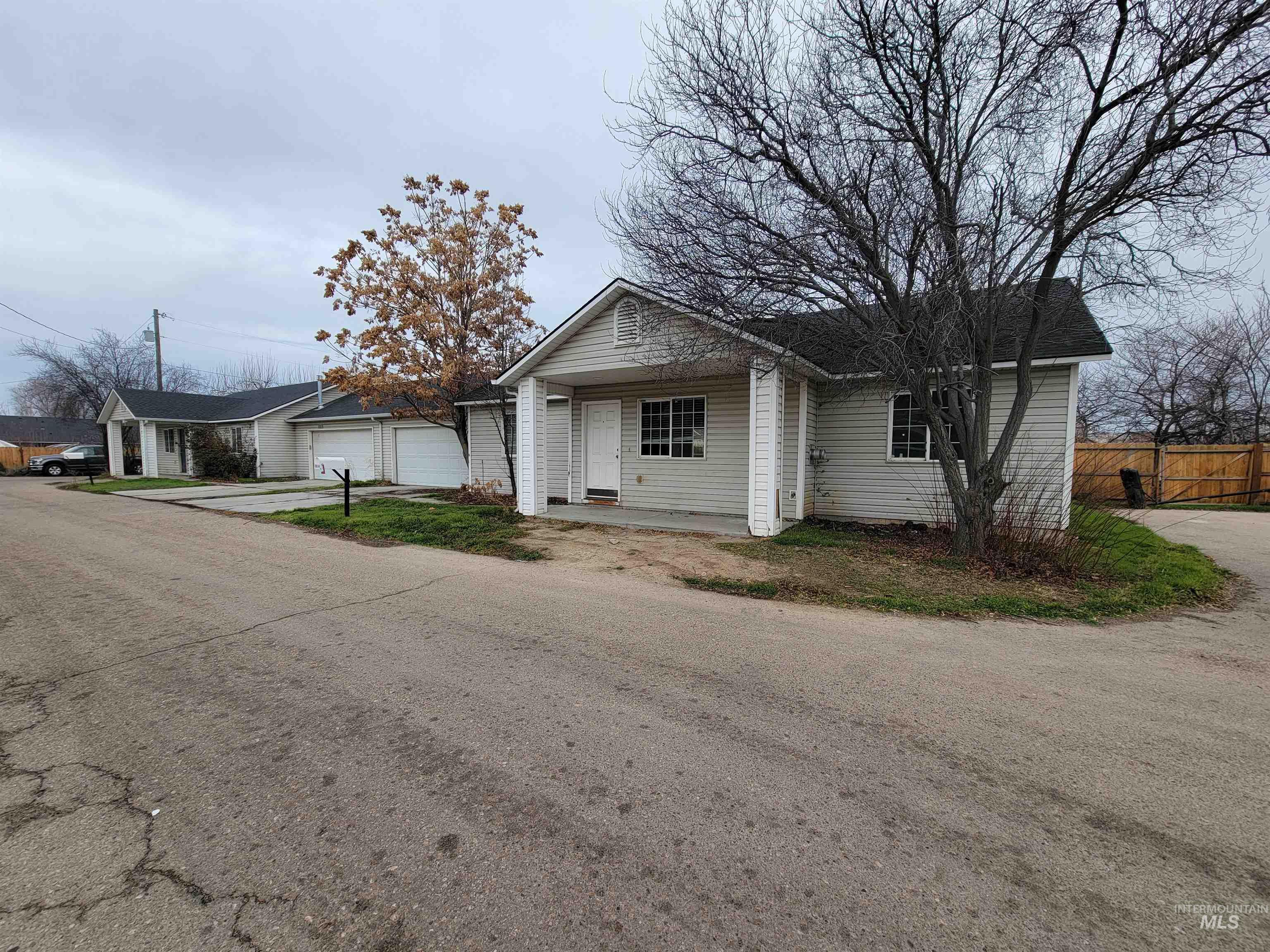 1324 -1328 N Flamingo Ct, Nampa, Idaho 83651-2037, 3 Bedrooms, 2 Bathrooms, Residential Income For Sale, Price $349,000,MLS 98973467