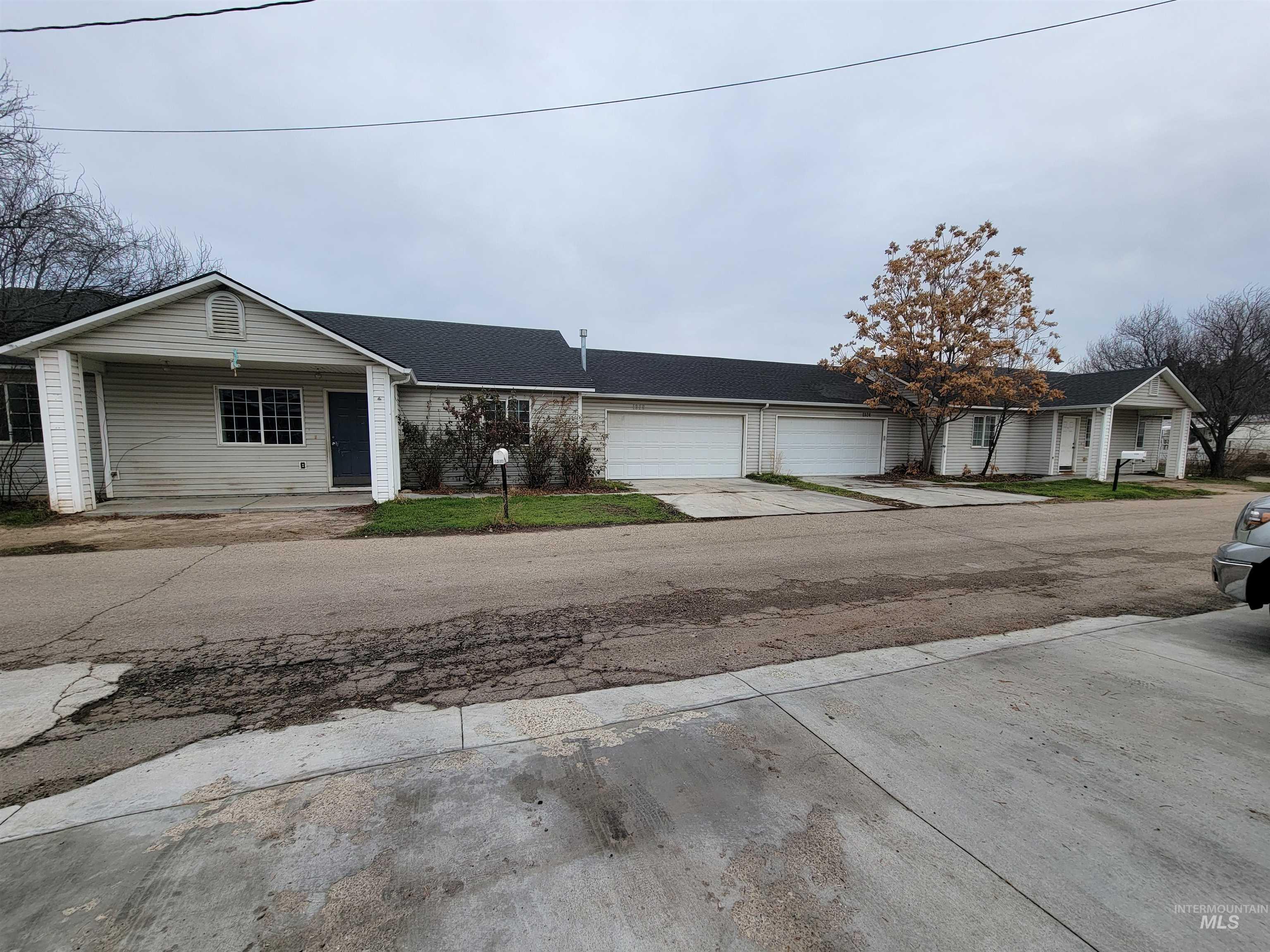 1324 -1328 N Flamingo Ct, Nampa, Idaho 83651-2037, 3 Bedrooms, 2 Bathrooms, Residential Income For Sale, Price $349,000,MLS 98973467