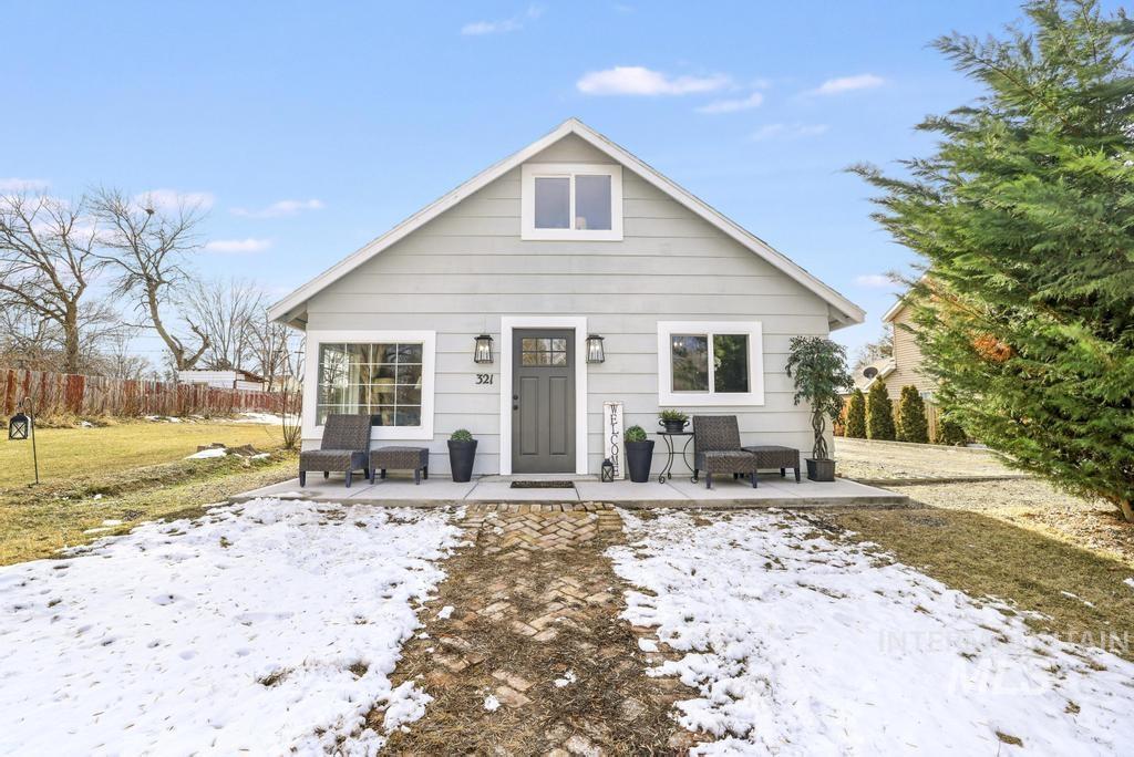 321 6th Ave W, Jerome, Idaho 83338, 2 Bedrooms, 2 Bathrooms, Residential For Sale, Price $310,000,MLS 98973468