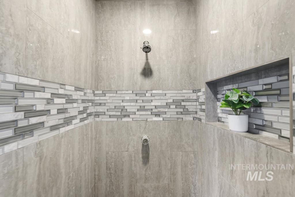 321 6th Ave W, Jerome, Idaho 83338, 2 Bedrooms, 2 Bathrooms, Residential For Sale, Price $310,000,MLS 98973468