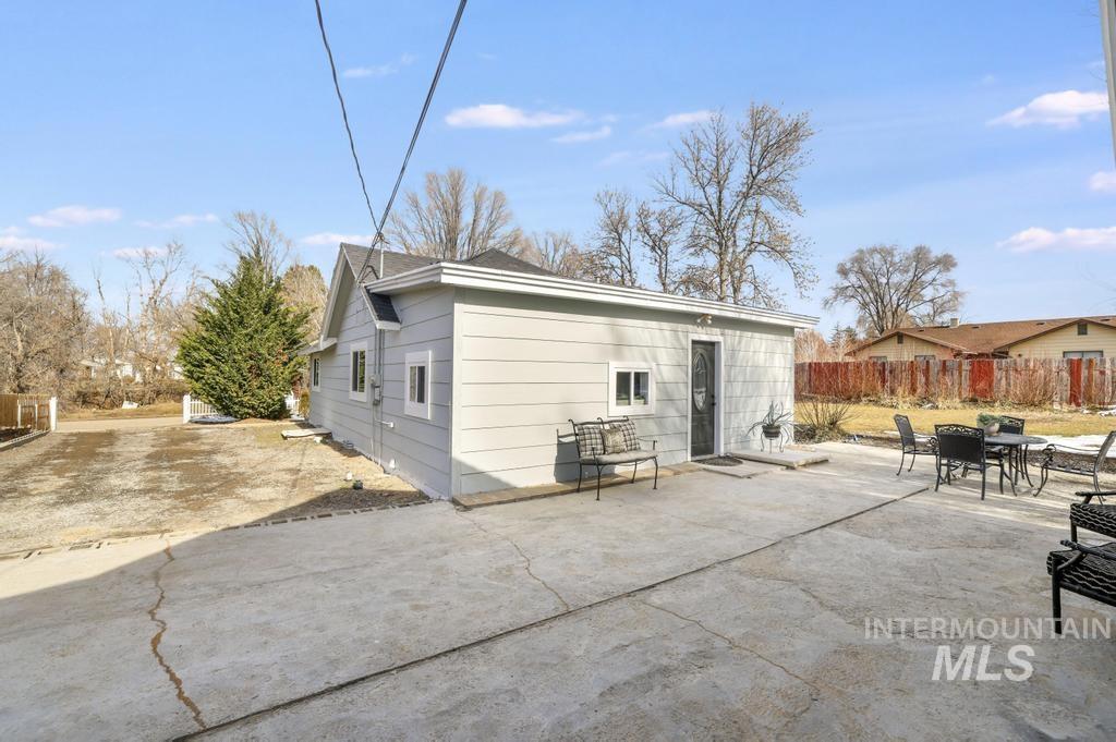 321 6th Ave W, Jerome, Idaho 83338, 2 Bedrooms, 2 Bathrooms, Residential For Sale, Price $310,000,MLS 98973468