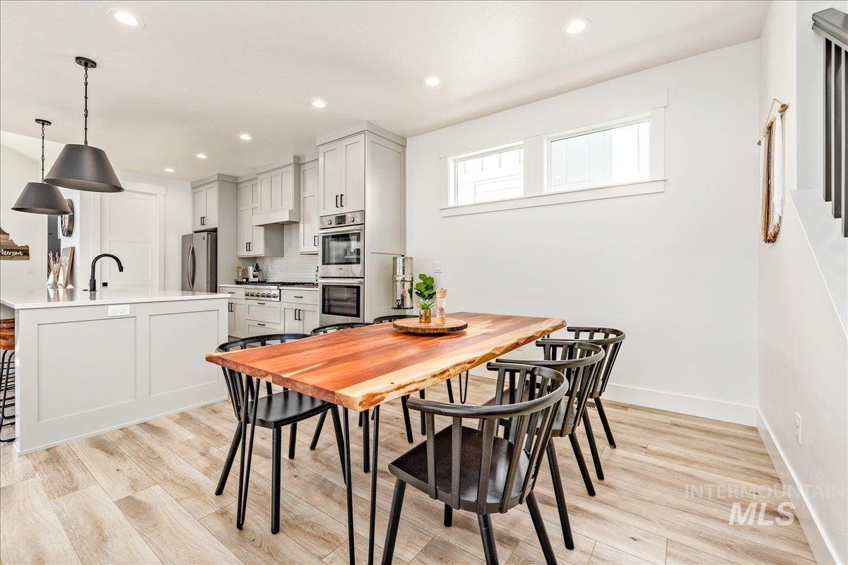 3212 W. Antelope View Dr., Boise, Idaho 83714, 3 Bedrooms, 2.5 Bathrooms, Residential For Sale, Price $715,000,MLS 98973469