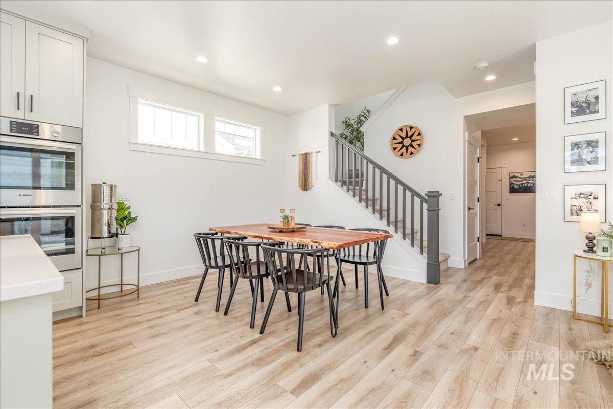 3212 W. Antelope View Dr., Boise, Idaho 83714, 3 Bedrooms, 2.5 Bathrooms, Residential For Sale, Price $715,000,MLS 98973469