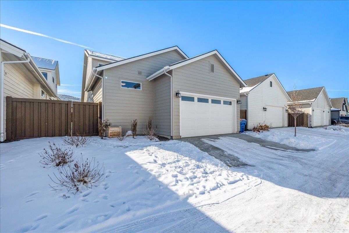 3212 W. Antelope View Dr., Boise, Idaho 83714, 3 Bedrooms, 2.5 Bathrooms, Residential For Sale, Price $715,000,MLS 98973469