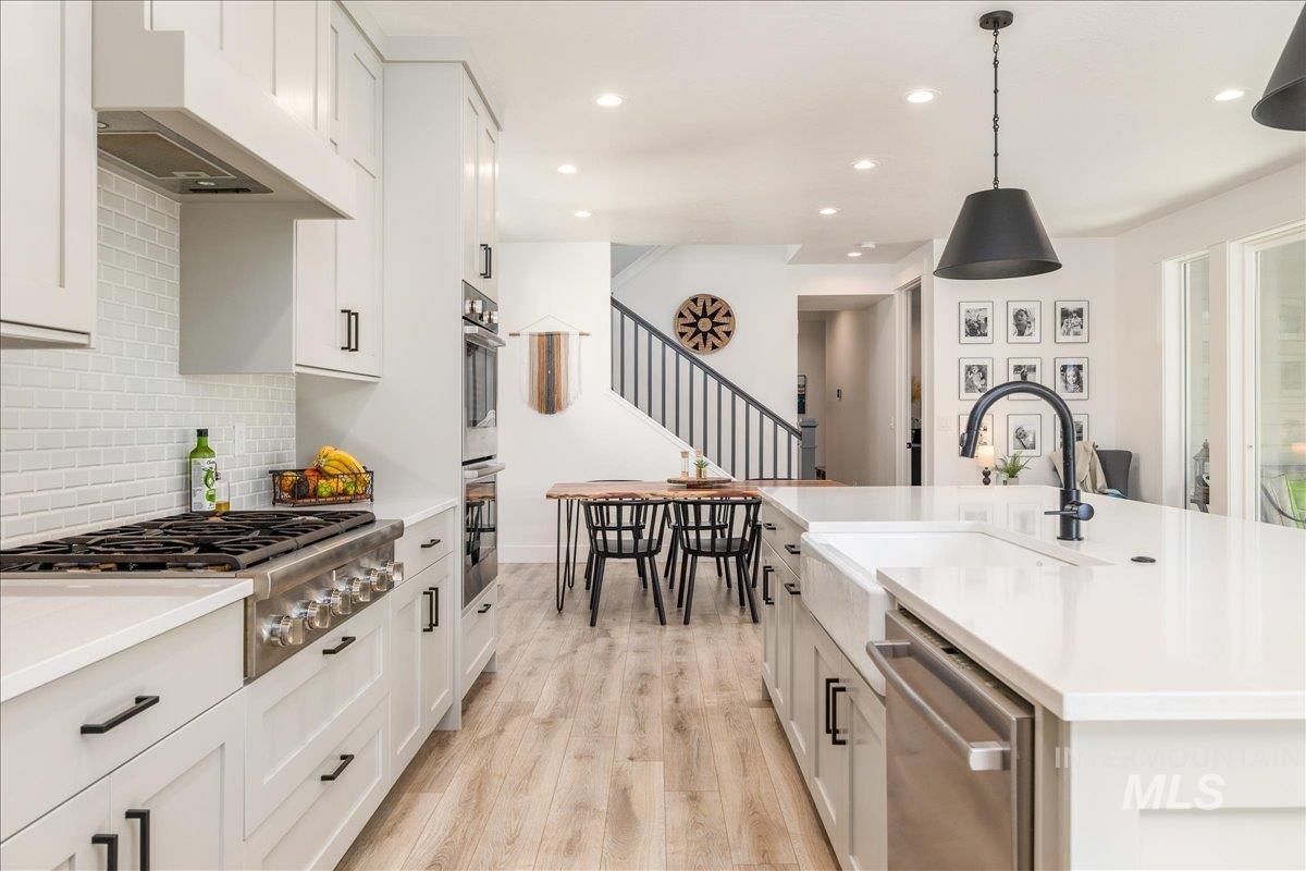 3212 W. Antelope View Dr., Boise, Idaho 83714, 3 Bedrooms, 2.5 Bathrooms, Residential For Sale, Price $715,000,MLS 98973469