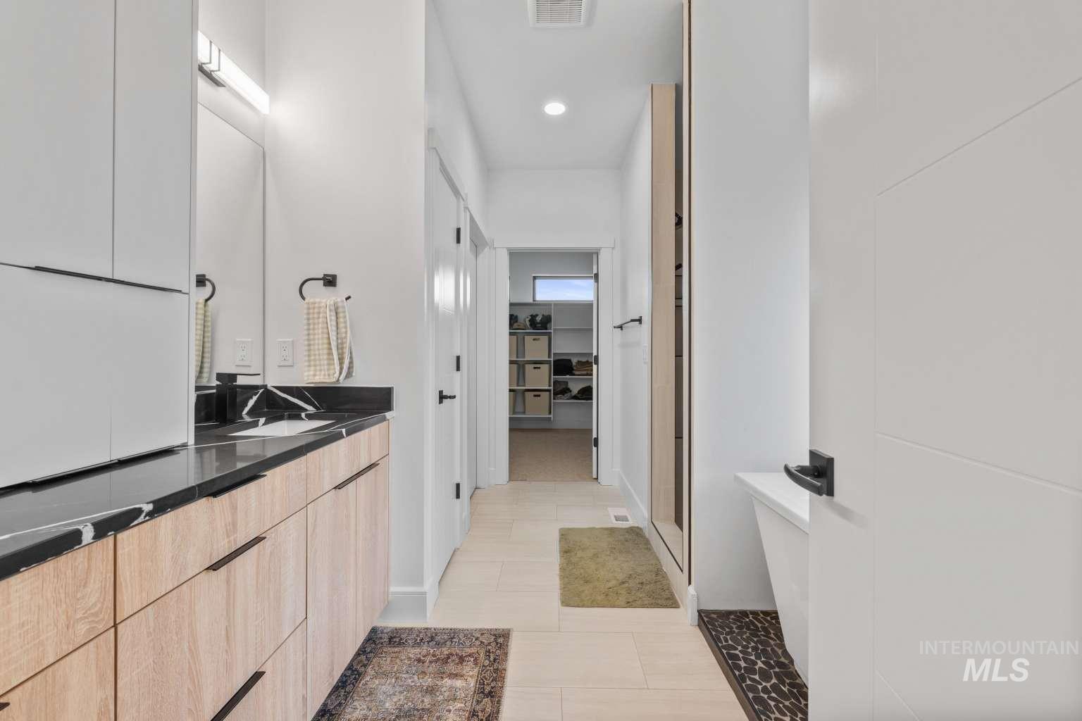 429 Meadowview Lane N, Twin Falls, Idaho 83301, 3 Bedrooms, 2.5 Bathrooms, Residential For Sale, Price $590,000,MLS 98973472