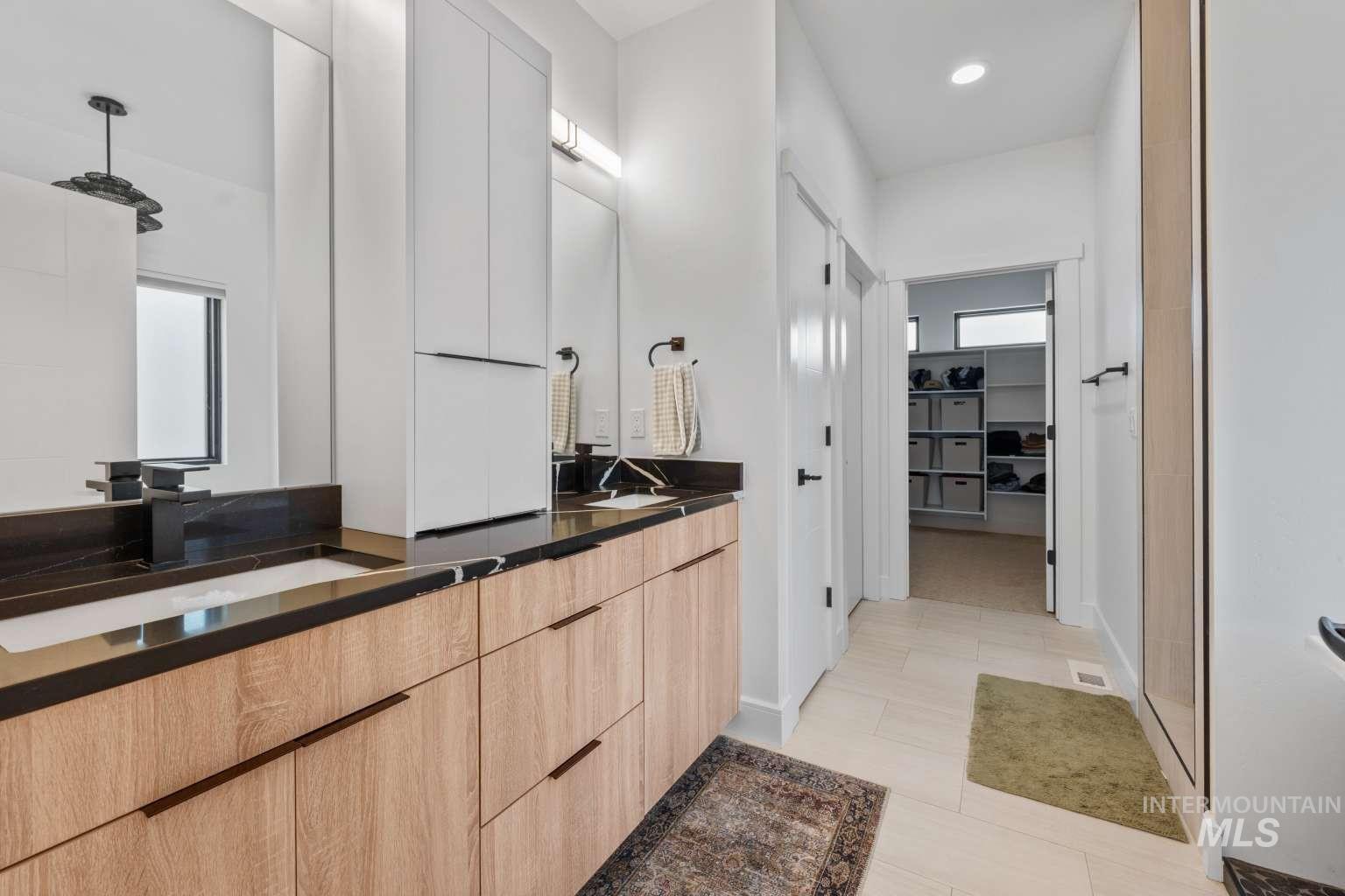 429 Meadowview Lane N, Twin Falls, Idaho 83301, 3 Bedrooms, 2.5 Bathrooms, Residential For Sale, Price $590,000,MLS 98973472