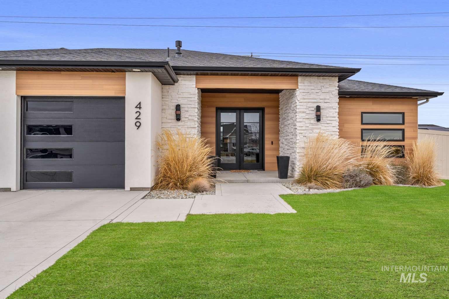 429 Meadowview Lane N, Twin Falls, Idaho 83301, 3 Bedrooms, 2.5 Bathrooms, Residential For Sale, Price $590,000,MLS 98973472