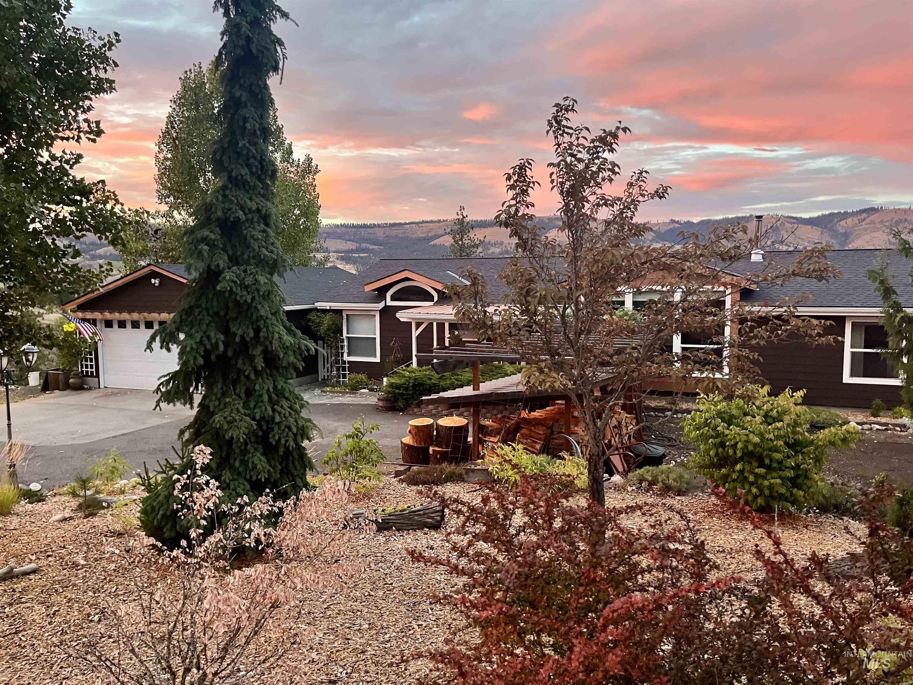 831 Crest Drive, Kamiah, Idaho 83536, 3 Bedrooms, 2 Bathrooms, Residential For Sale, Price $498,000,MLS 98973473