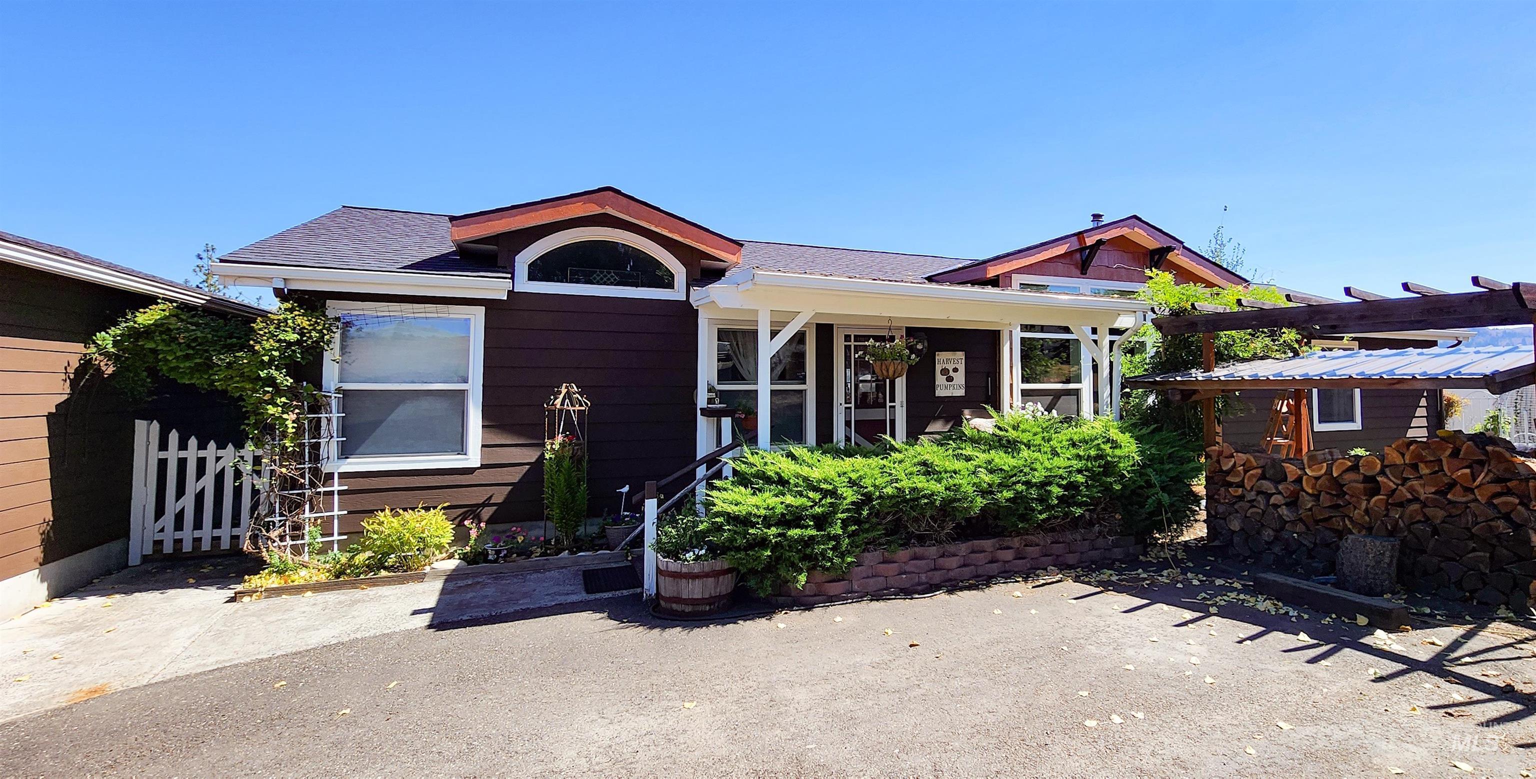 831 Crest Drive, Kamiah, Idaho 83536, 3 Bedrooms, 2 Bathrooms, Residential For Sale, Price $498,000,MLS 98973473