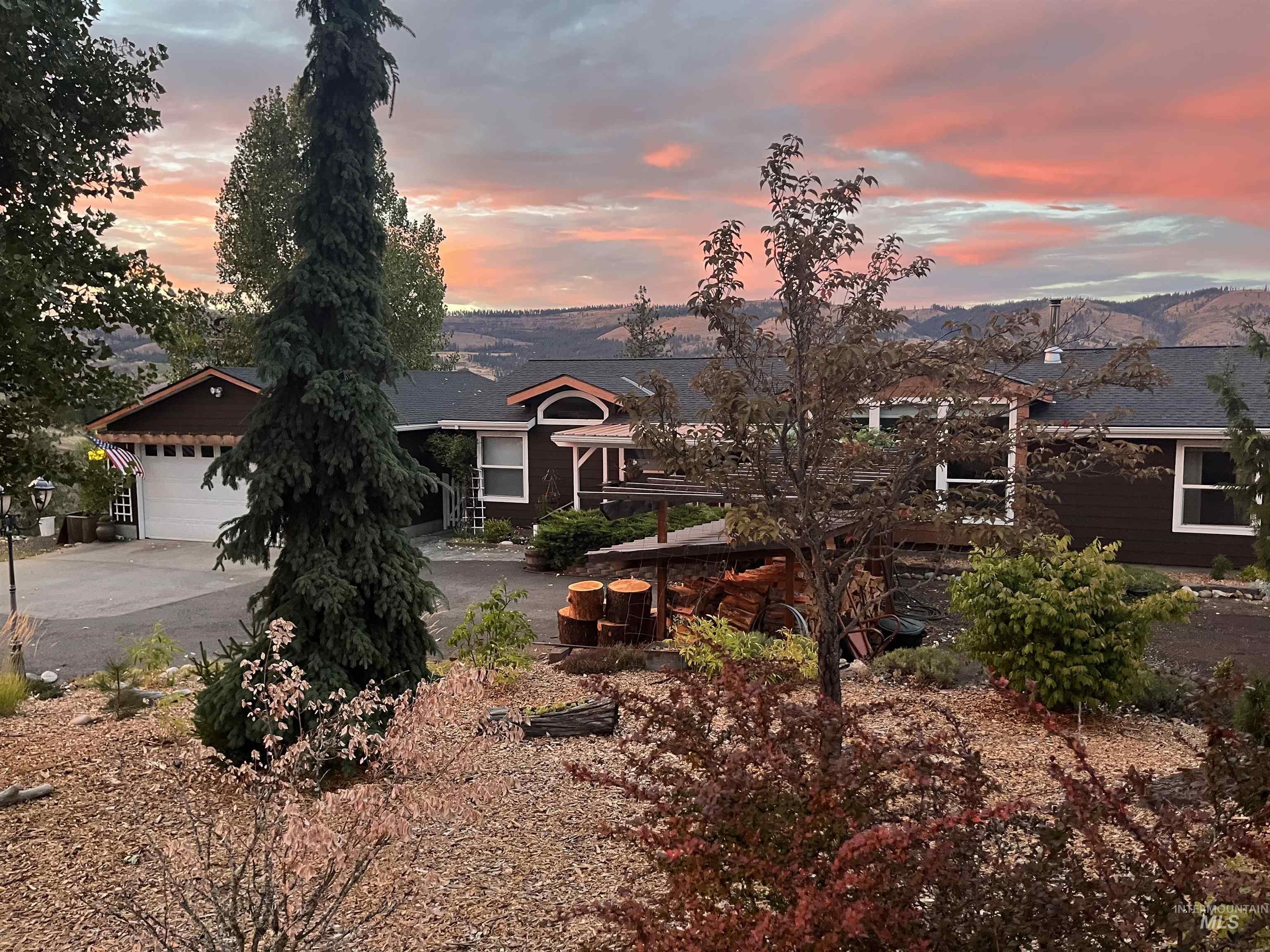 831 Crest Drive, Kamiah, Idaho 83536, 3 Bedrooms, 2 Bathrooms, Residential For Sale, Price $498,000,MLS 98973473