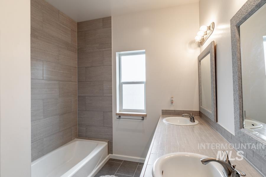 705 Rachel, Troy, Idaho 83871, 6 Bedrooms, 4 Bathrooms, Residential For Sale, Price $599,000,MLS 98973476