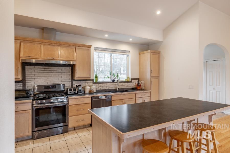 705 Rachel, Troy, Idaho 83871, 6 Bedrooms, 4 Bathrooms, Residential For Sale, Price $599,000,MLS 98973476