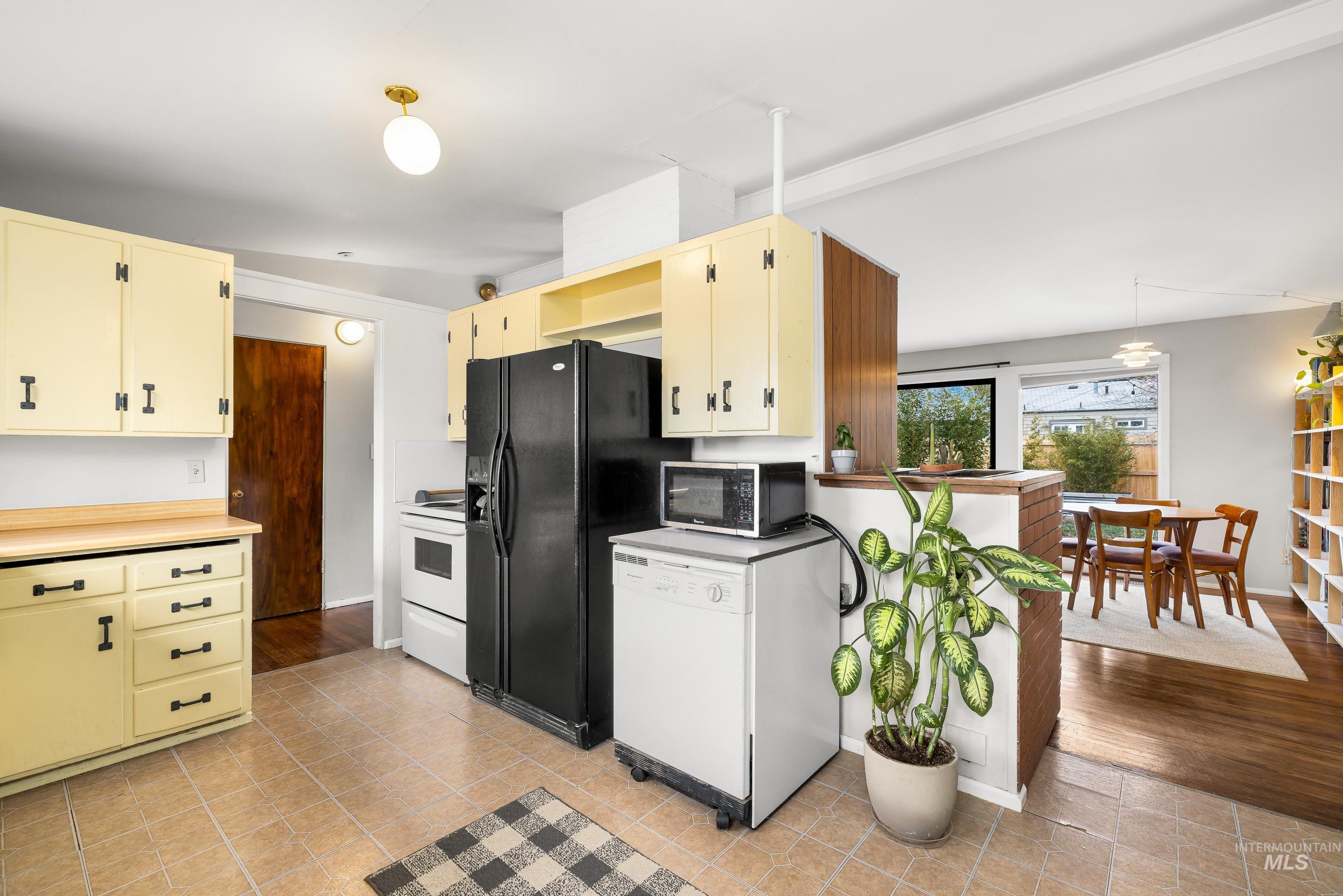 2824 W Kathryn St, Boise, Idaho 83705, 3 Bedrooms, 1 Bathroom, Residential For Sale, Price $360,000,MLS 98973477