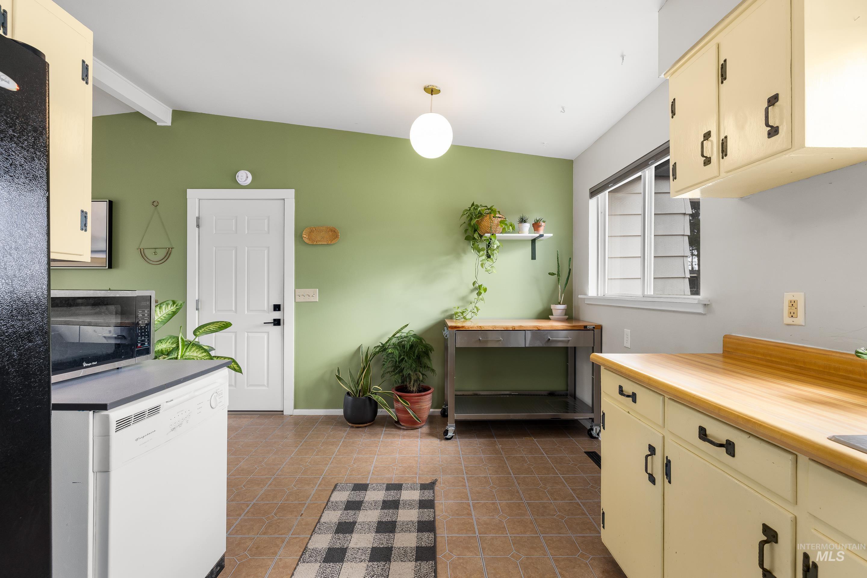 2824 W Kathryn St, Boise, Idaho 83705, 3 Bedrooms, 1 Bathroom, Residential For Sale, Price $360,000,MLS 98973477