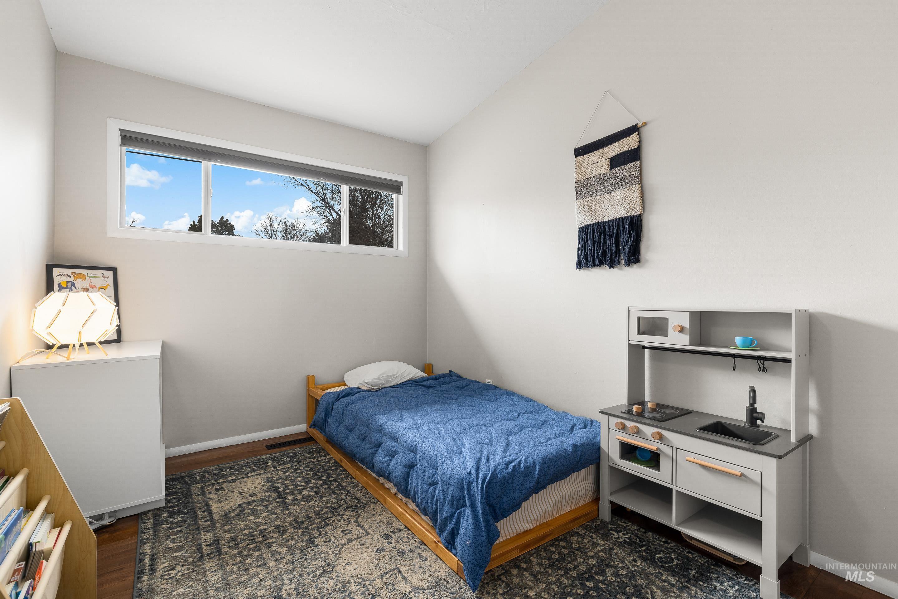 2824 W Kathryn St, Boise, Idaho 83705, 3 Bedrooms, 1 Bathroom, Residential For Sale, Price $360,000,MLS 98973477