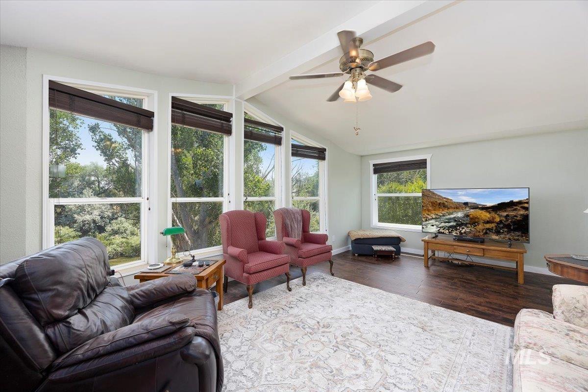 4806 Salmon Creek Dr, Buhl, Idaho 83316-0000, 4 Bedrooms, 2.5 Bathrooms, Residential For Sale, Price $680,000,MLS 98973482