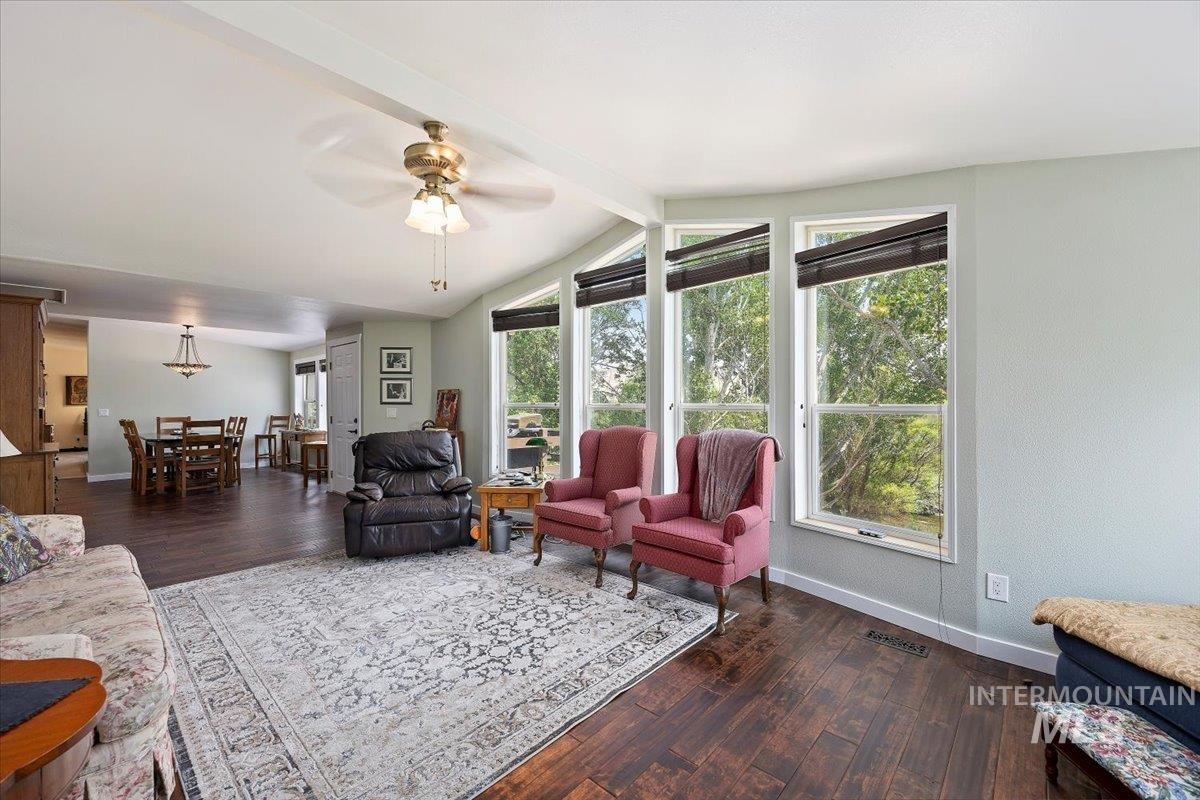 4806 Salmon Creek Dr, Buhl, Idaho 83316-0000, 4 Bedrooms, 2.5 Bathrooms, Residential For Sale, Price $680,000,MLS 98973482