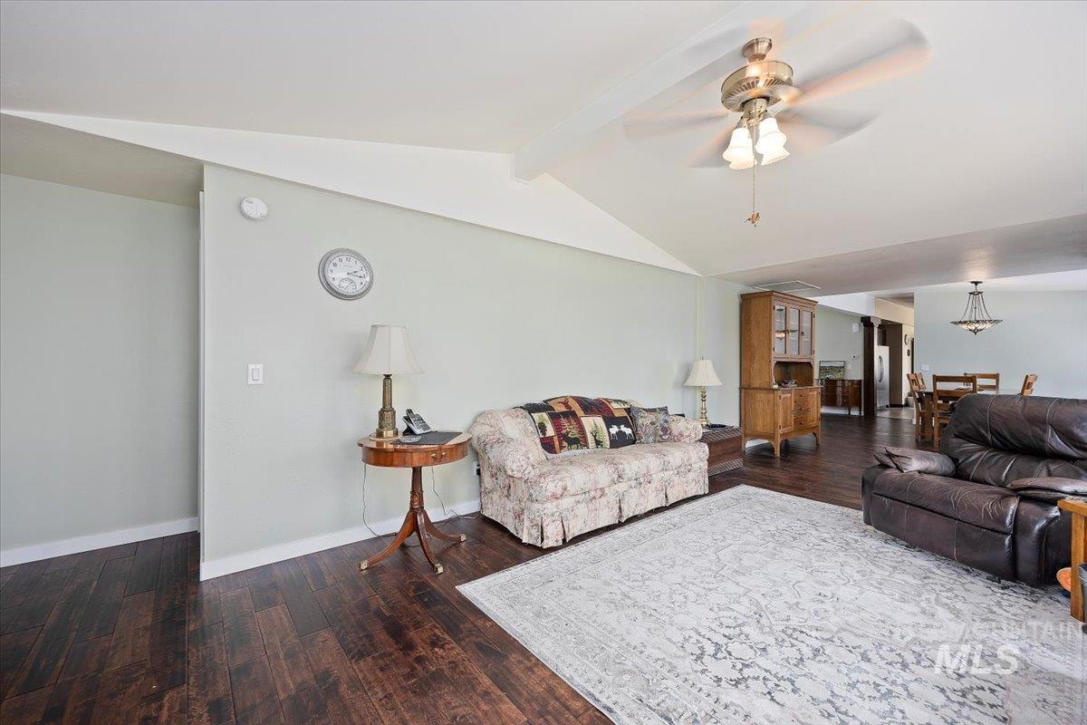 4806 Salmon Creek Dr, Buhl, Idaho 83316-0000, 4 Bedrooms, 2.5 Bathrooms, Residential For Sale, Price $680,000,MLS 98973482