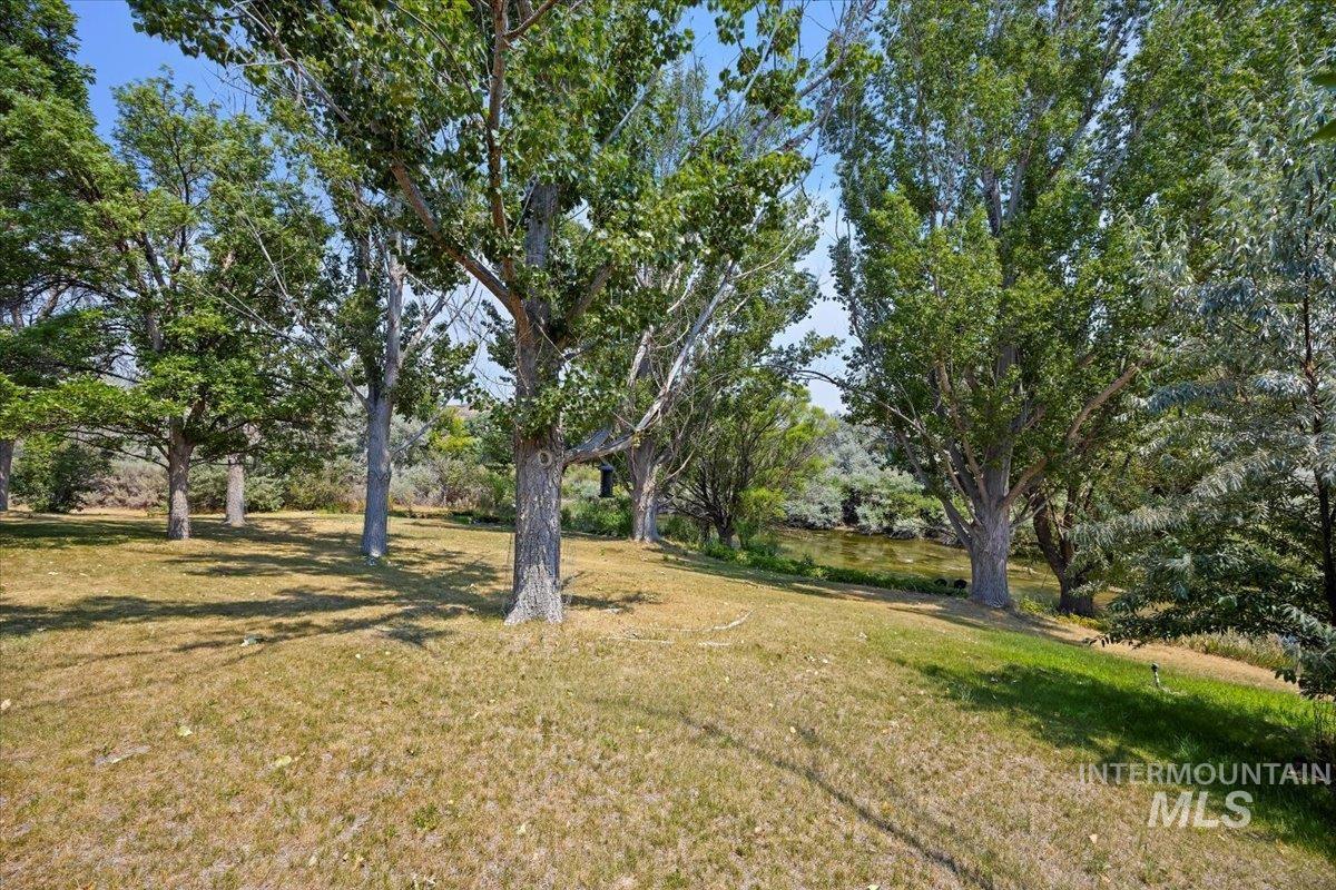 4806 Salmon Creek Dr, Buhl, Idaho 83316-0000, 4 Bedrooms, 2.5 Bathrooms, Residential For Sale, Price $680,000,MLS 98973482