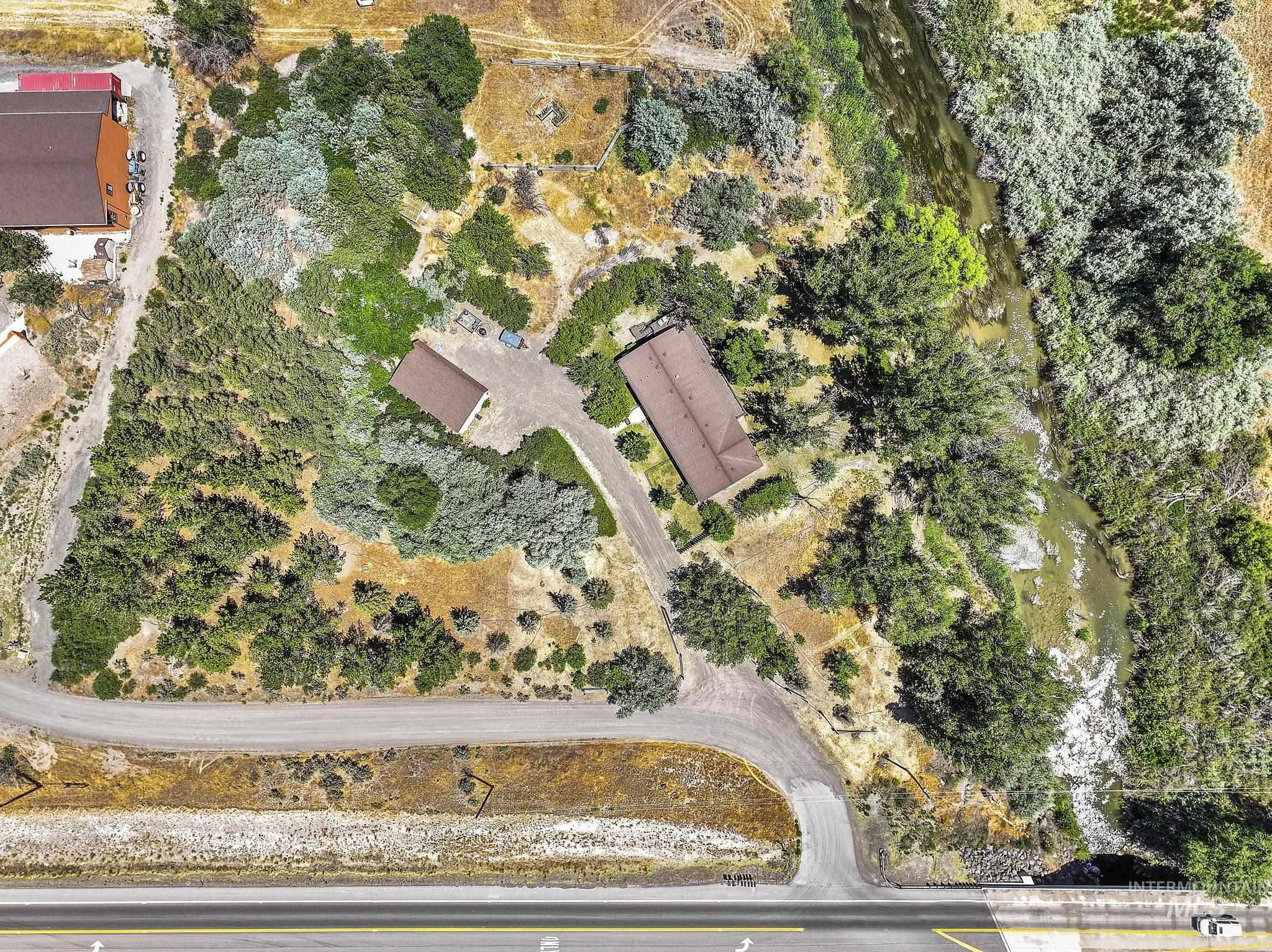 4806 Salmon Creek Dr, Buhl, Idaho 83316-0000, 4 Bedrooms, 2.5 Bathrooms, Residential For Sale, Price $680,000,MLS 98973482