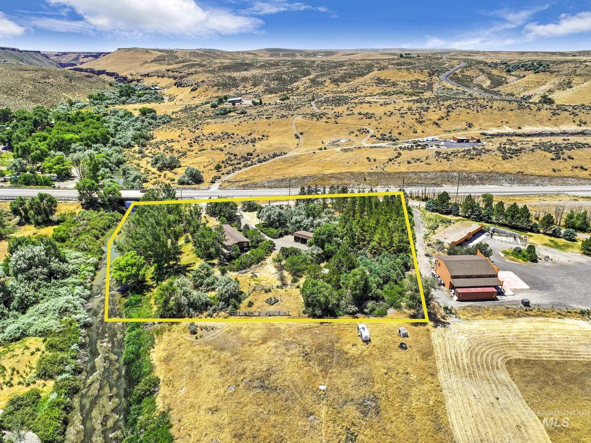4806 Salmon Creek Dr, Buhl, Idaho 83316-0000, 4 Bedrooms, 2.5 Bathrooms, Residential For Sale, Price $680,000,MLS 98973482