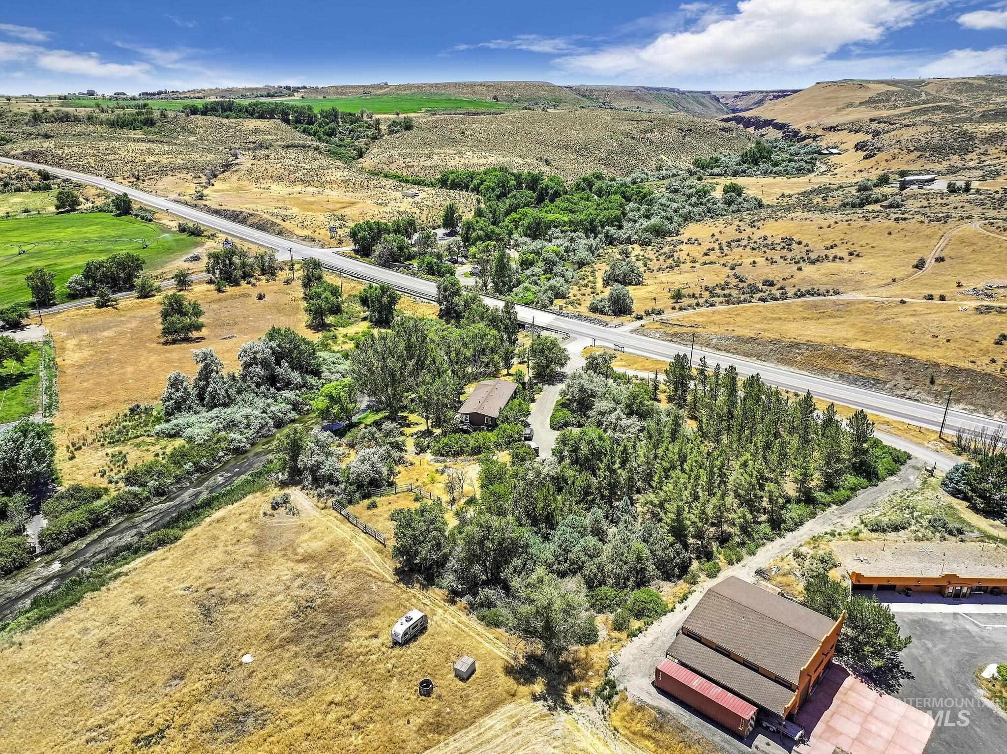 4806 Salmon Creek Dr, Buhl, Idaho 83316-0000, 4 Bedrooms, 2.5 Bathrooms, Residential For Sale, Price $680,000,MLS 98973482