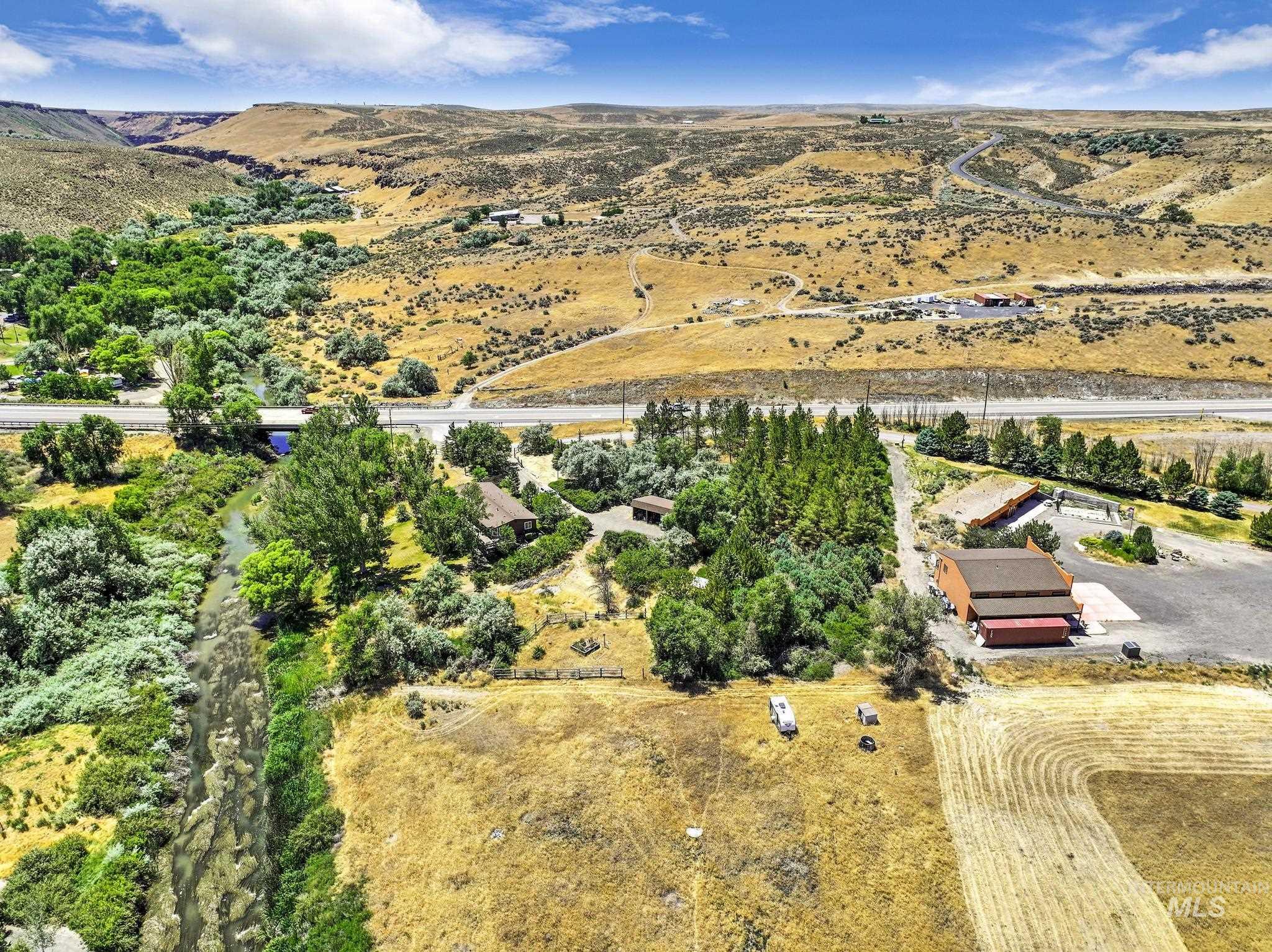 4806 Salmon Creek Dr, Buhl, Idaho 83316-0000, 4 Bedrooms, 2.5 Bathrooms, Residential For Sale, Price $680,000,MLS 98973482