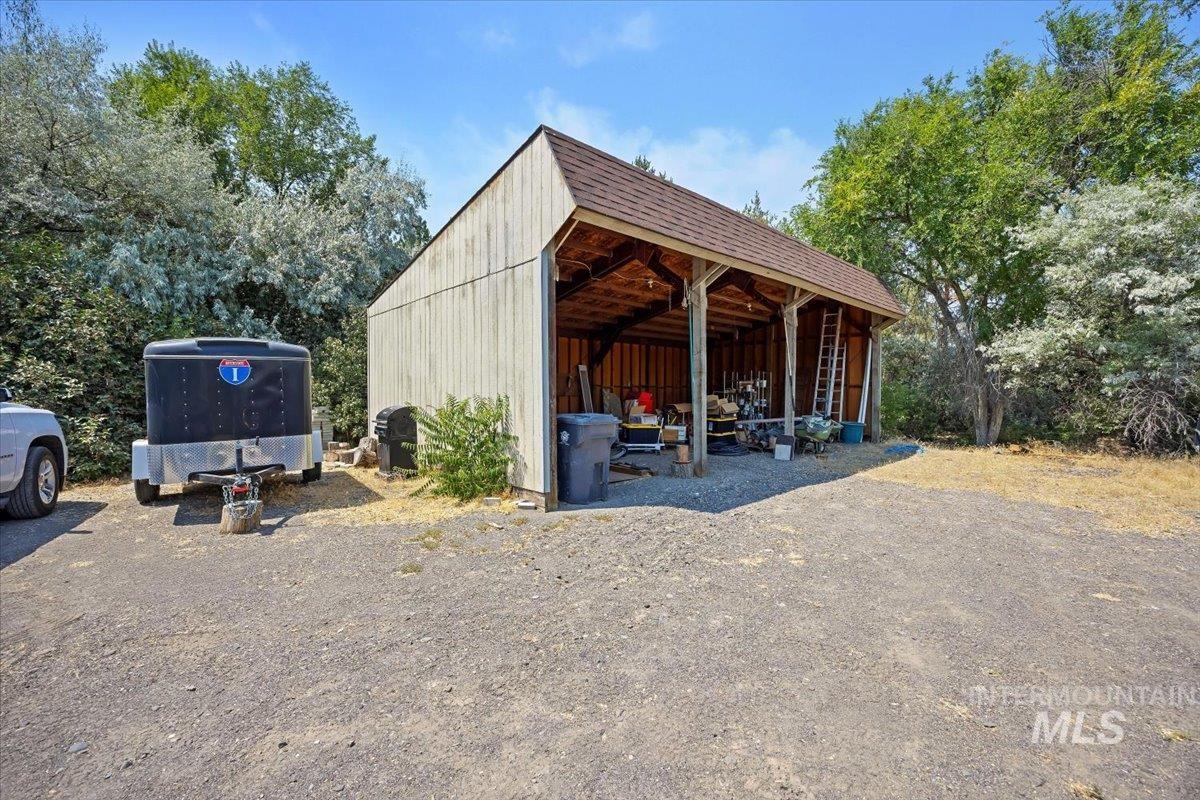 4806 Salmon Creek Dr, Buhl, Idaho 83316-0000, 4 Bedrooms, 2.5 Bathrooms, Residential For Sale, Price $680,000,MLS 98973482