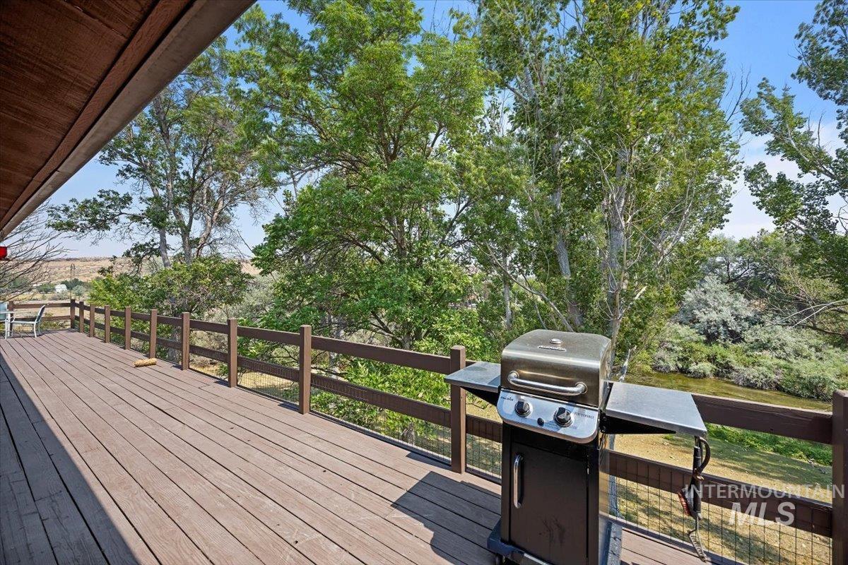 4806 Salmon Creek Dr, Buhl, Idaho 83316-0000, 4 Bedrooms, 2.5 Bathrooms, Residential For Sale, Price $680,000,MLS 98973482