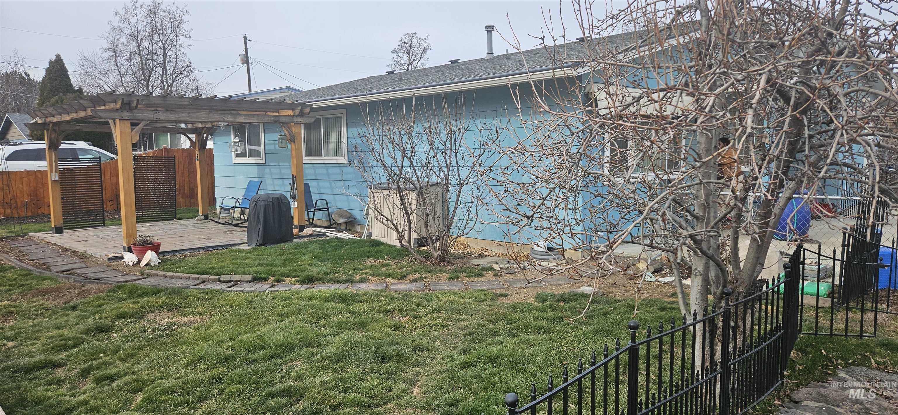 595 S Pond St, Boise, Idaho 83705, 3 Bedrooms, 2 Bathrooms, Residential For Sale, Price $369,900,MLS 98973483