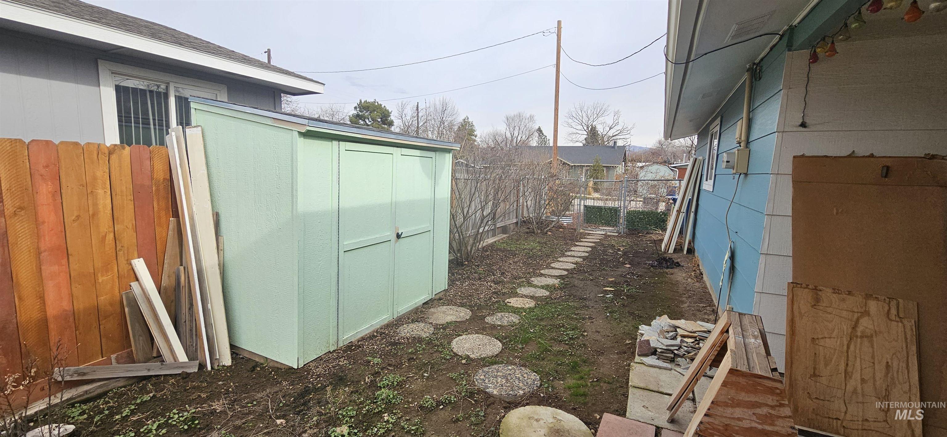 595 S Pond St, Boise, Idaho 83705, 3 Bedrooms, 2 Bathrooms, Residential For Sale, Price $369,900,MLS 98973483