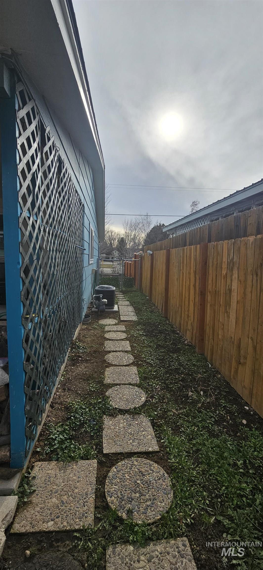 595 S Pond St, Boise, Idaho 83705, 3 Bedrooms, 2 Bathrooms, Residential For Sale, Price $369,900,MLS 98973483