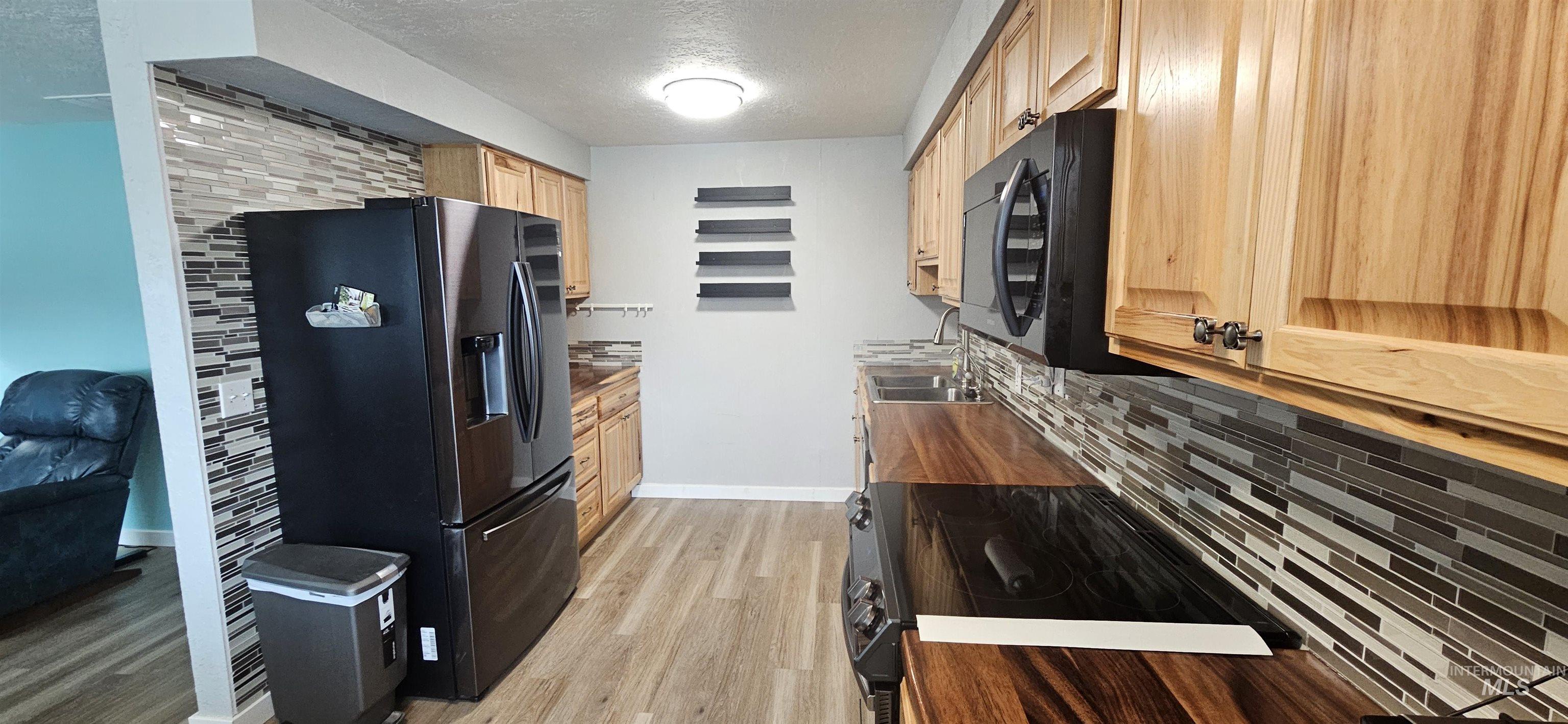 595 S Pond St, Boise, Idaho 83705, 3 Bedrooms, 2 Bathrooms, Residential For Sale, Price $369,900,MLS 98973483