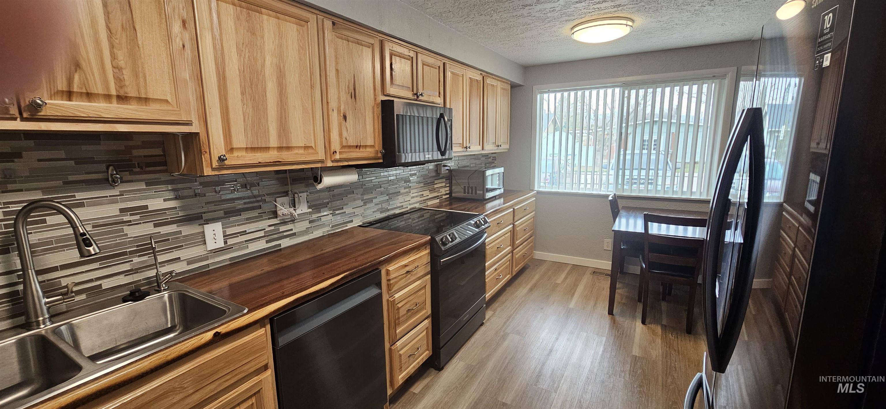 595 S Pond St, Boise, Idaho 83705, 3 Bedrooms, 2 Bathrooms, Residential For Sale, Price $369,900,MLS 98973483