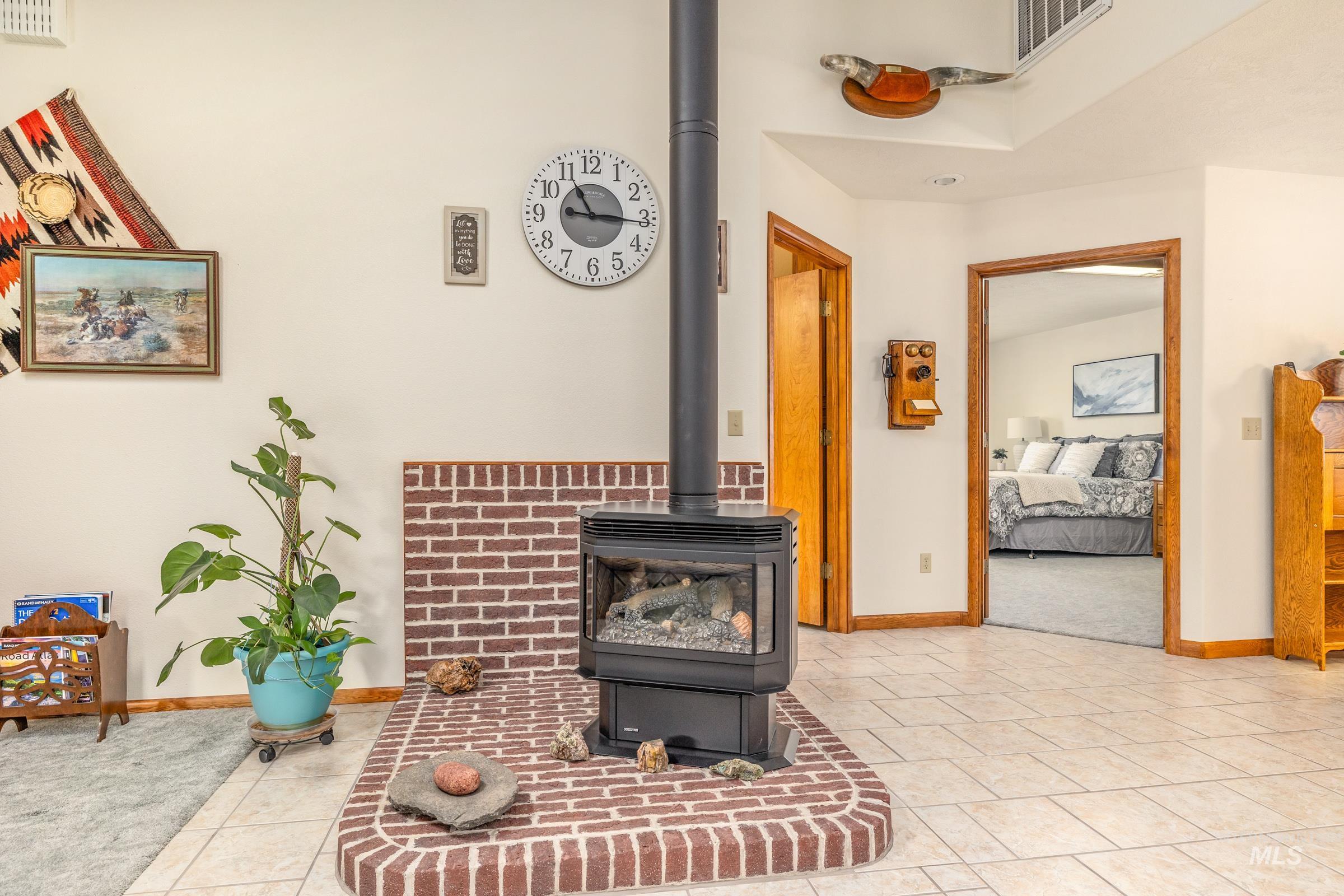 10514 Airpark Loop, Melba, Idaho 83641, 3 Bedrooms, 2 Bathrooms, Residential For Sale, Price $795,000,MLS 98973484