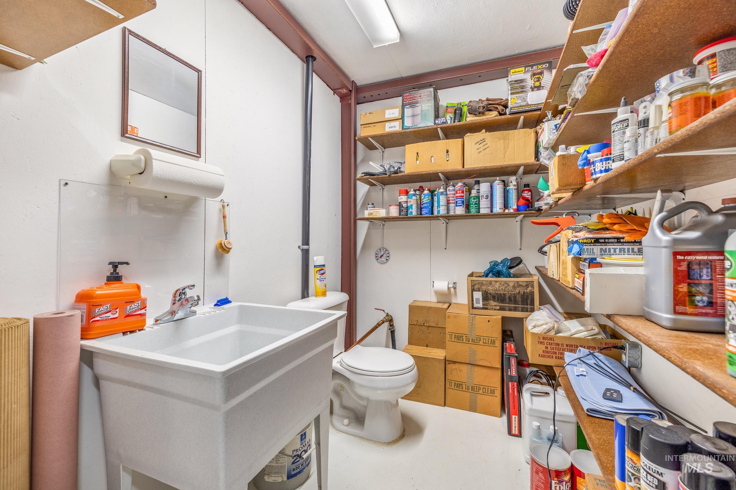 10514 Airpark Loop, Melba, Idaho 83641, 3 Bedrooms, 2 Bathrooms, Residential For Sale, Price $795,000, 98973484