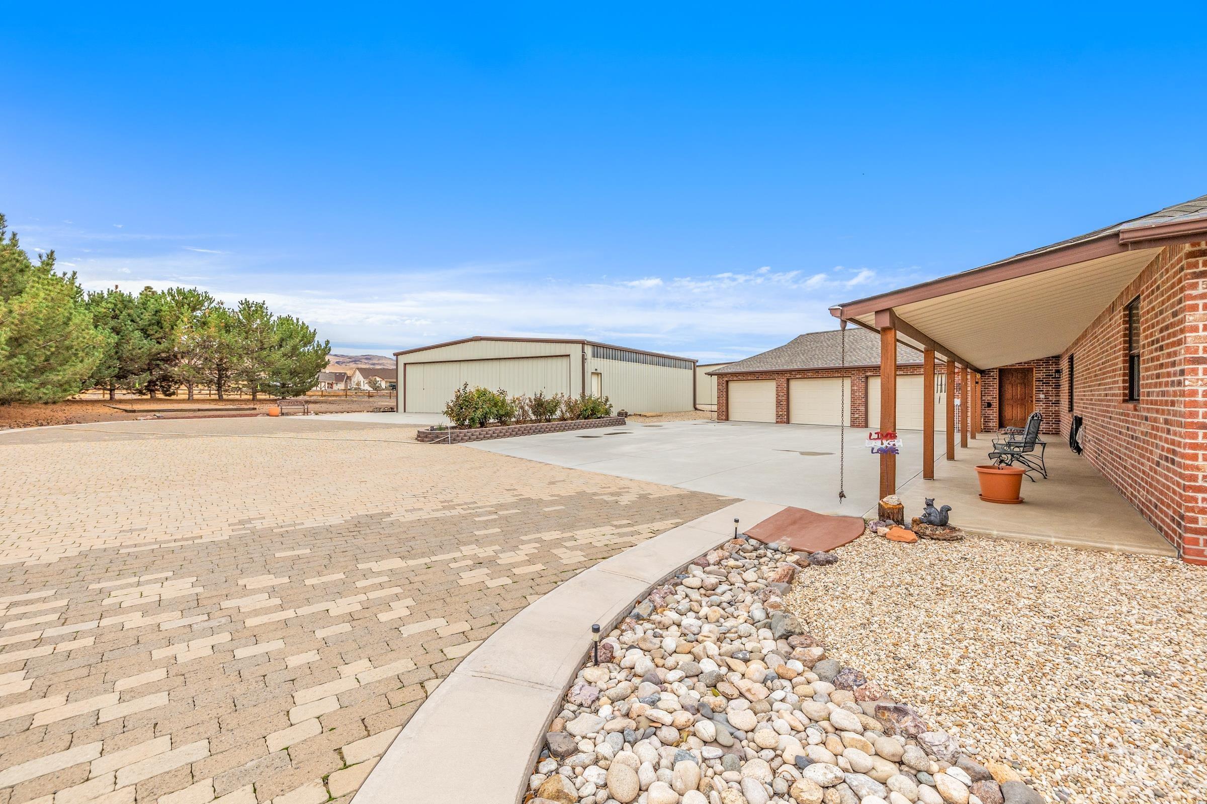 10514 Airpark Loop, Melba, Idaho 83641, 3 Bedrooms, 2 Bathrooms, Residential For Sale, Price $795,000, 98973484